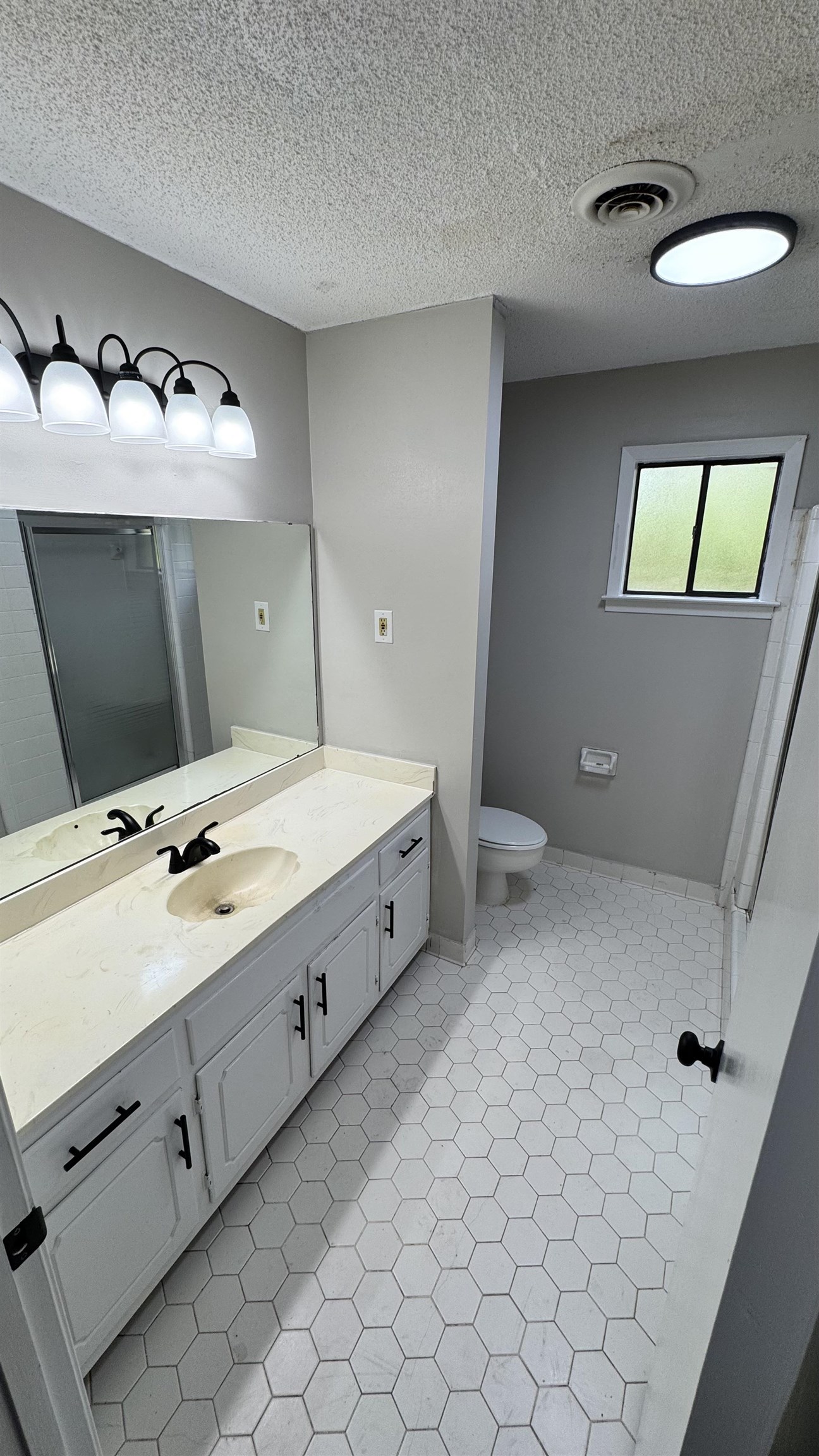 2302 Hawksmoor Pl Property Photo 20