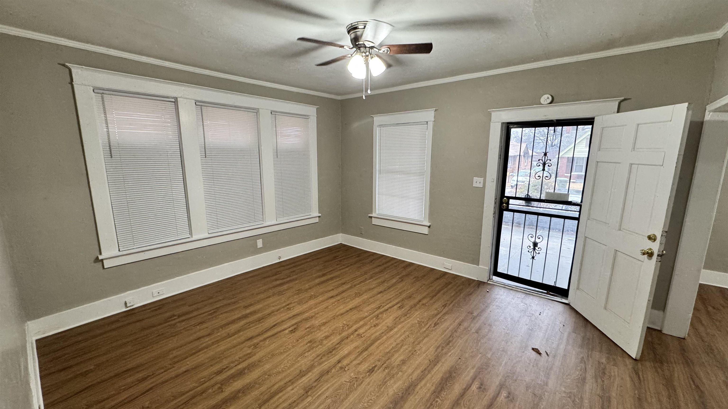 919 N Willett St Property Photo 3