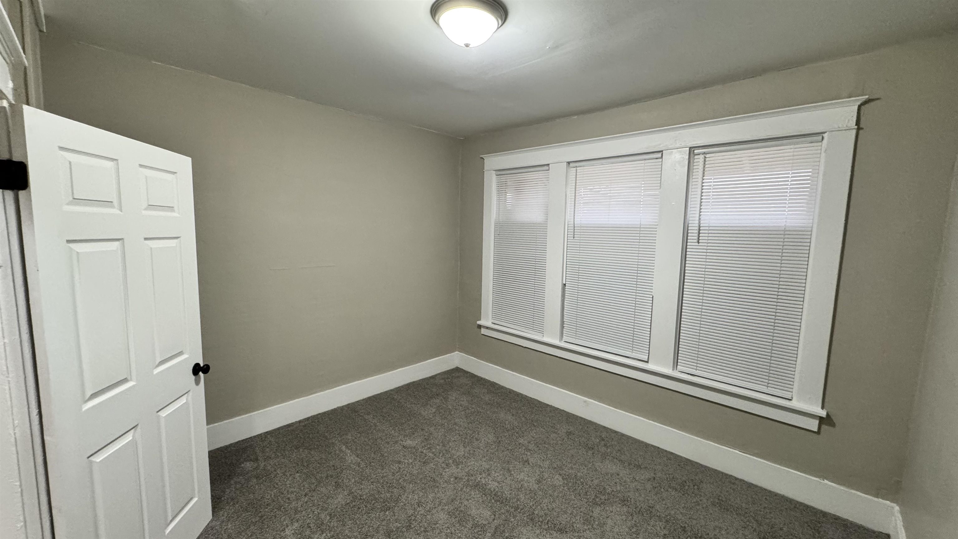 919 N Willett St Property Photo 16