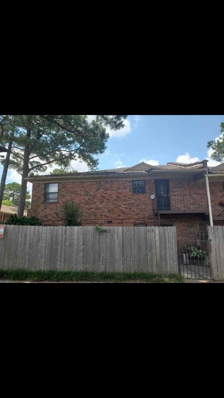 3209 THIRTEEN COLONY MALL E 2B Property Photo 1