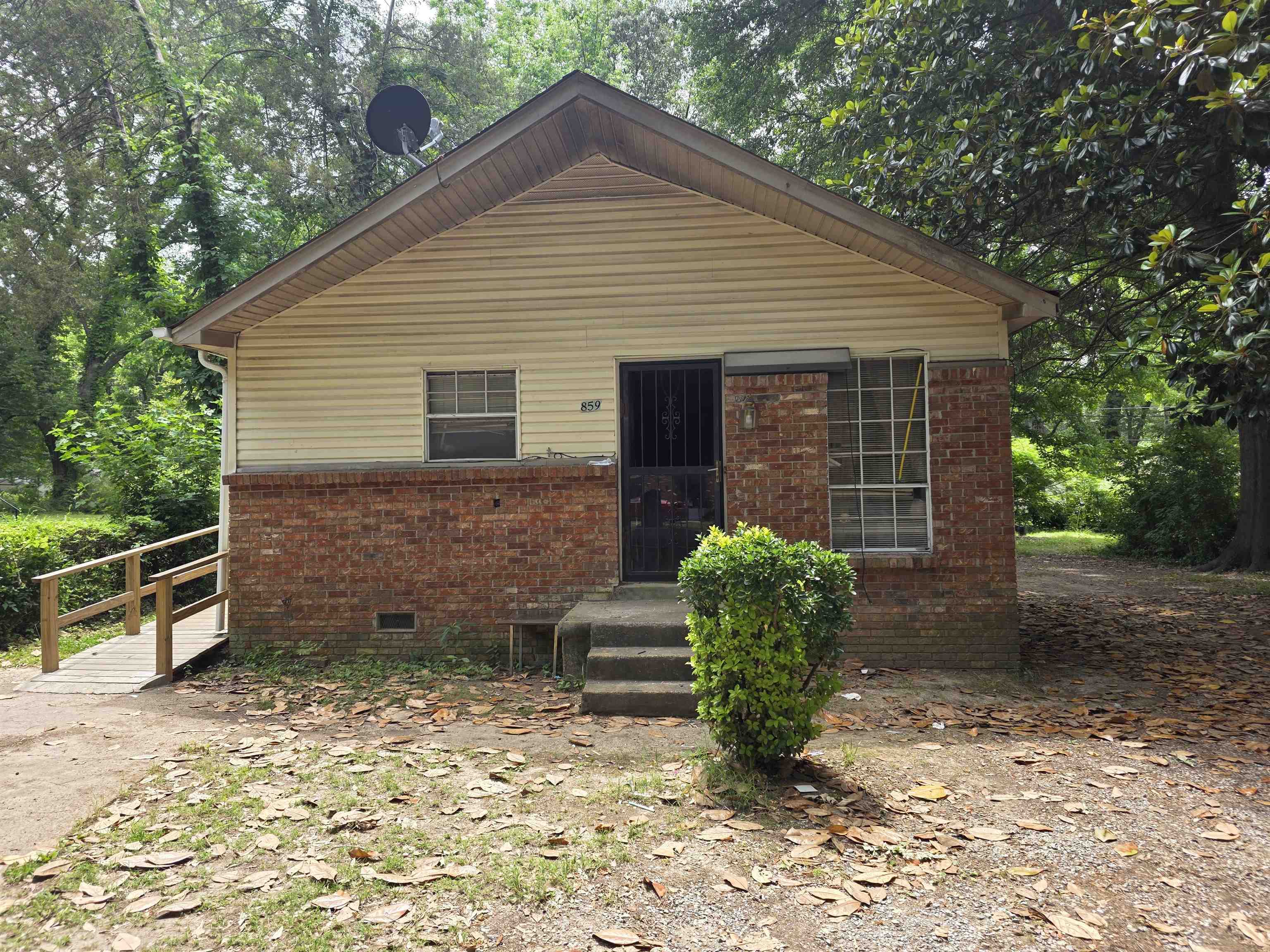 859 N Ball Rd Property Photo 2