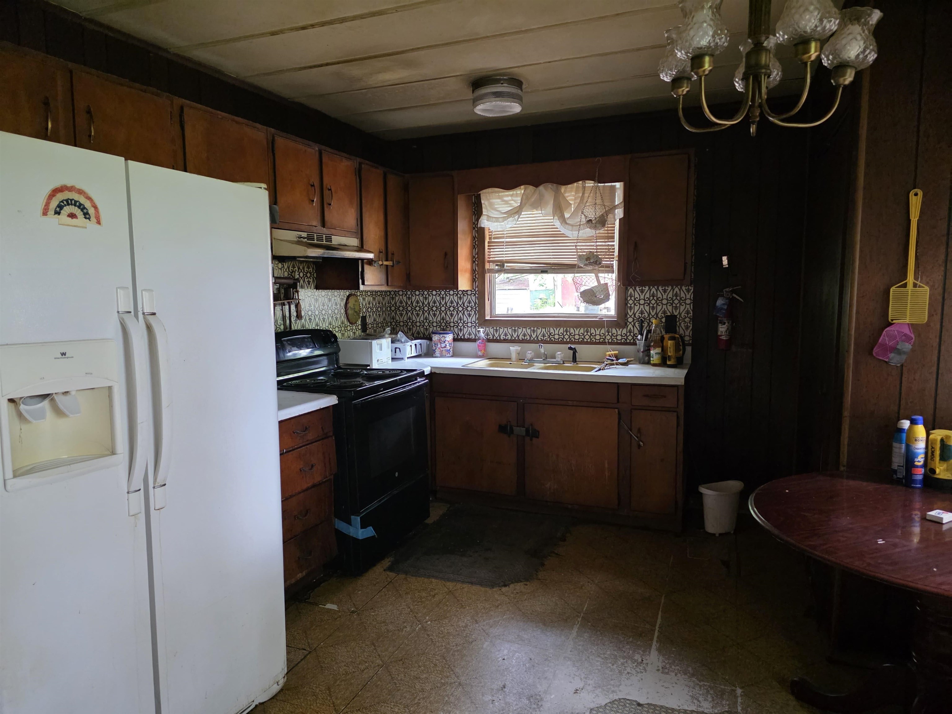 859 N Ball Rd Property Photo 4