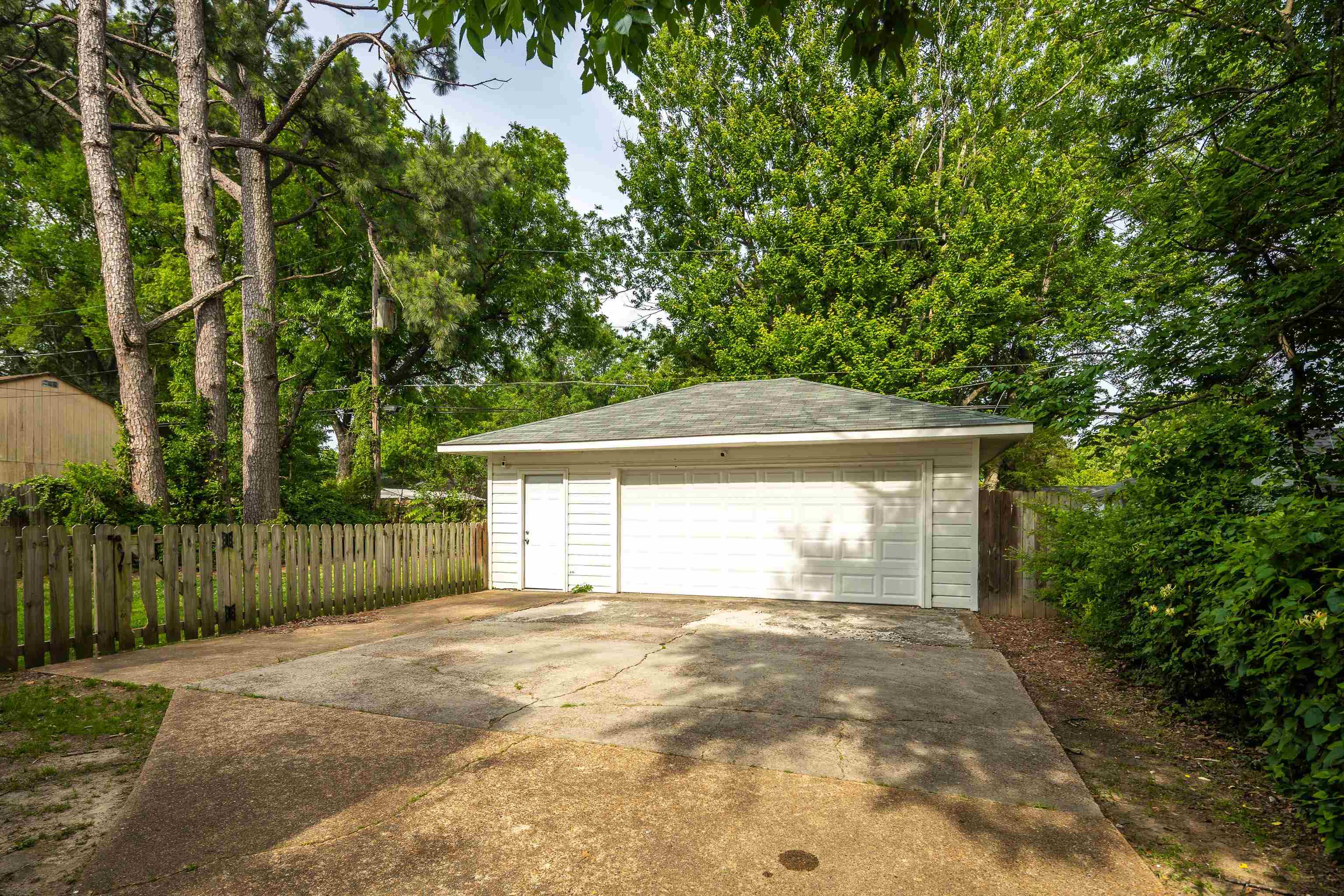 1231 S White Station Rd Property Photo 20