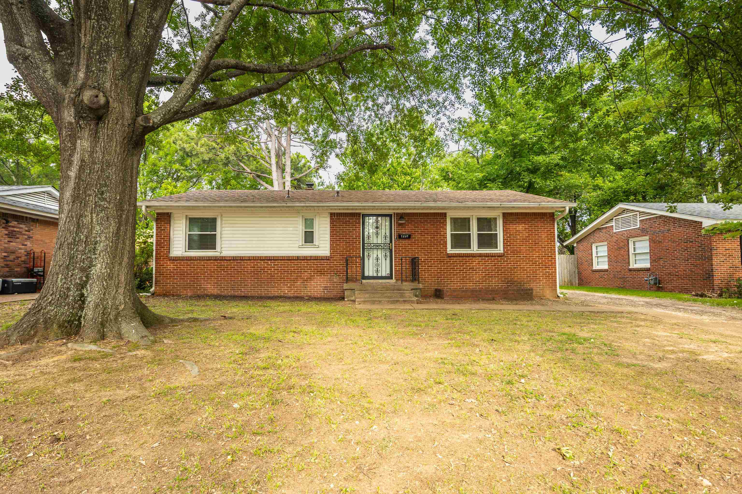 1231 S White Station Rd Property Photo 21
