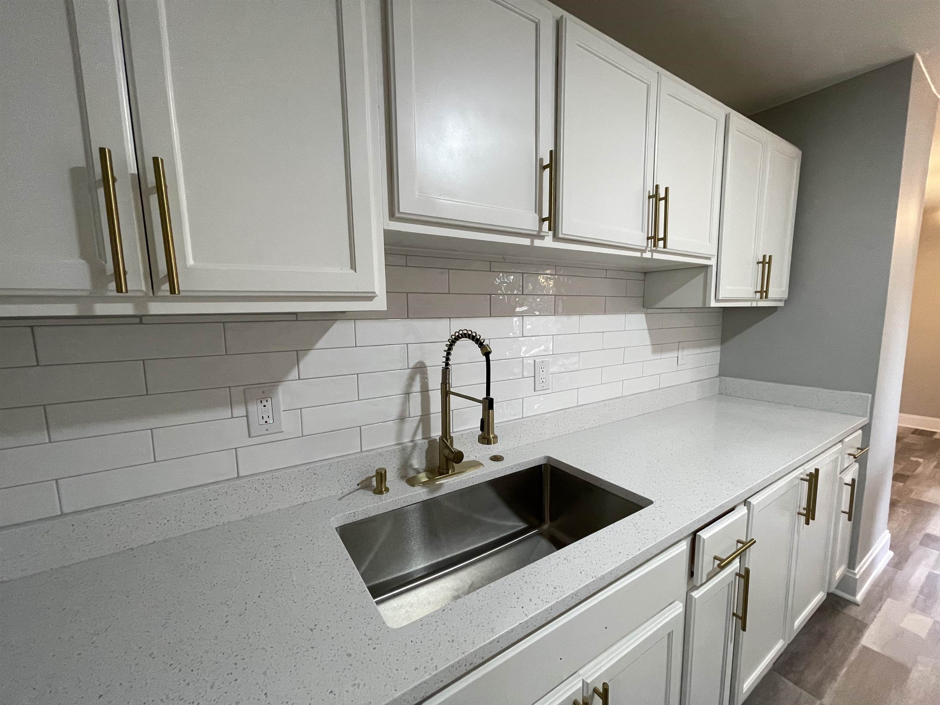 1745 Ozan St Property Photo 8