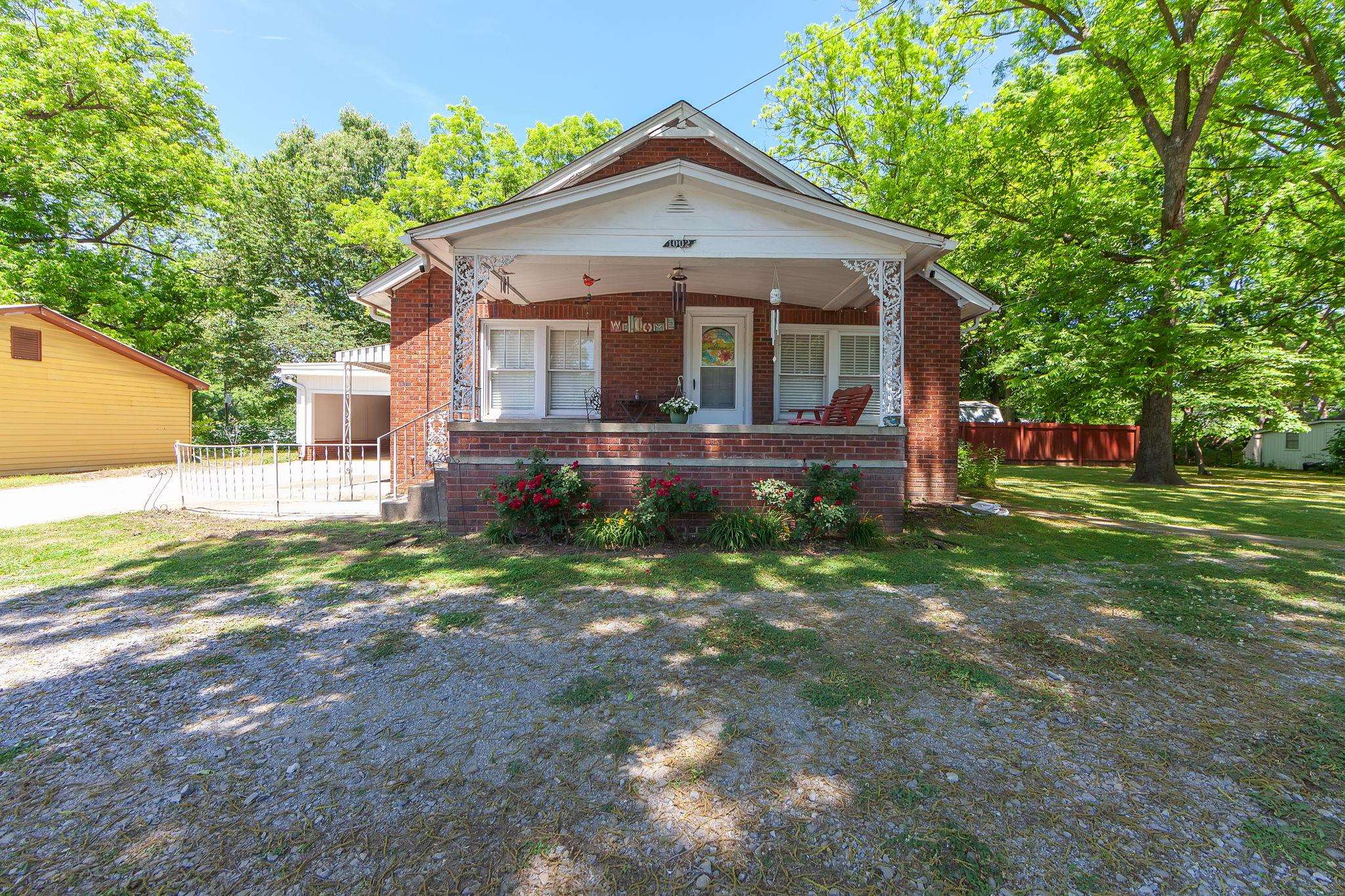 1002 Tucker St Property Photo 2