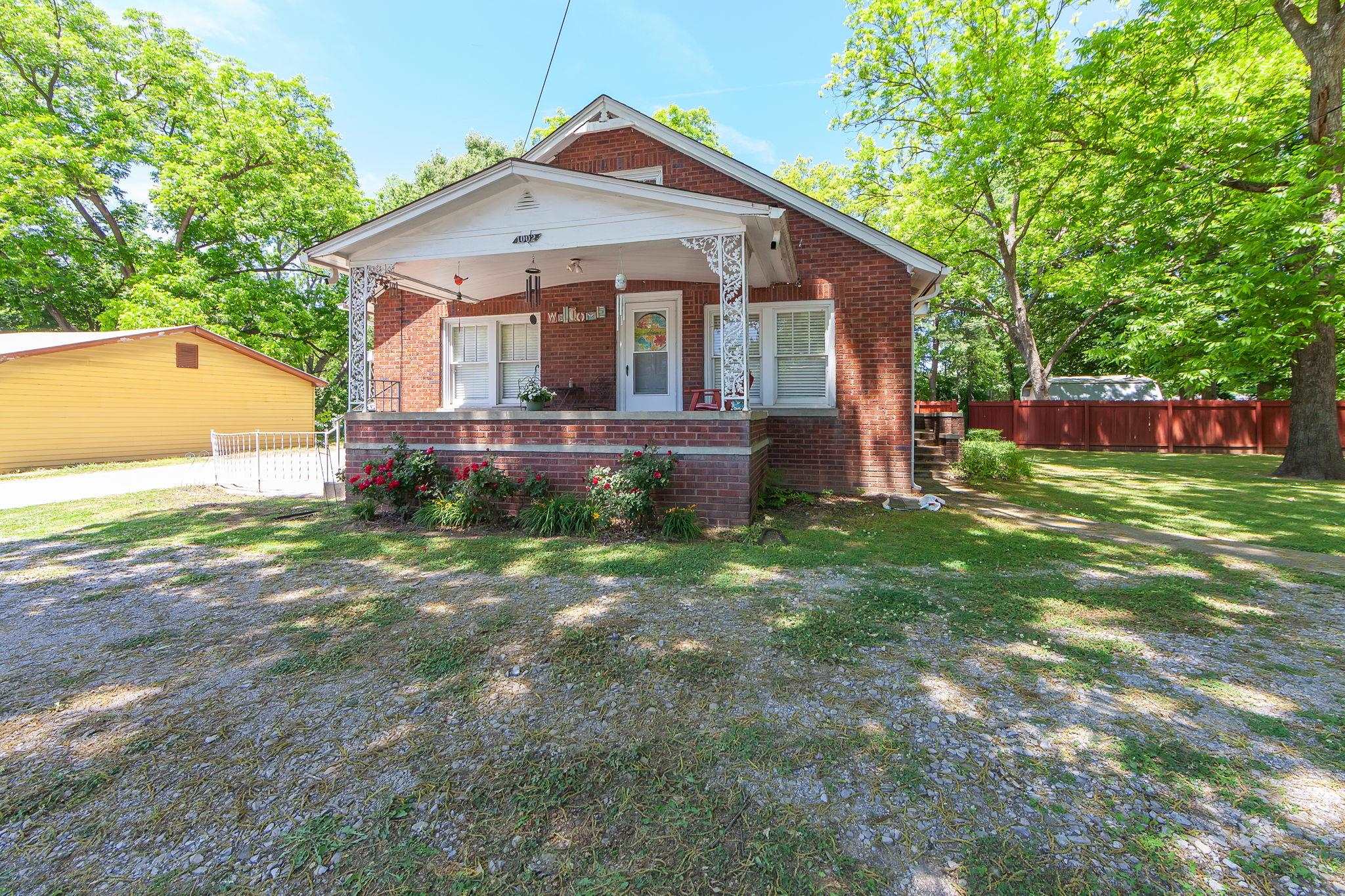 1002 Tucker St Property Photo 3