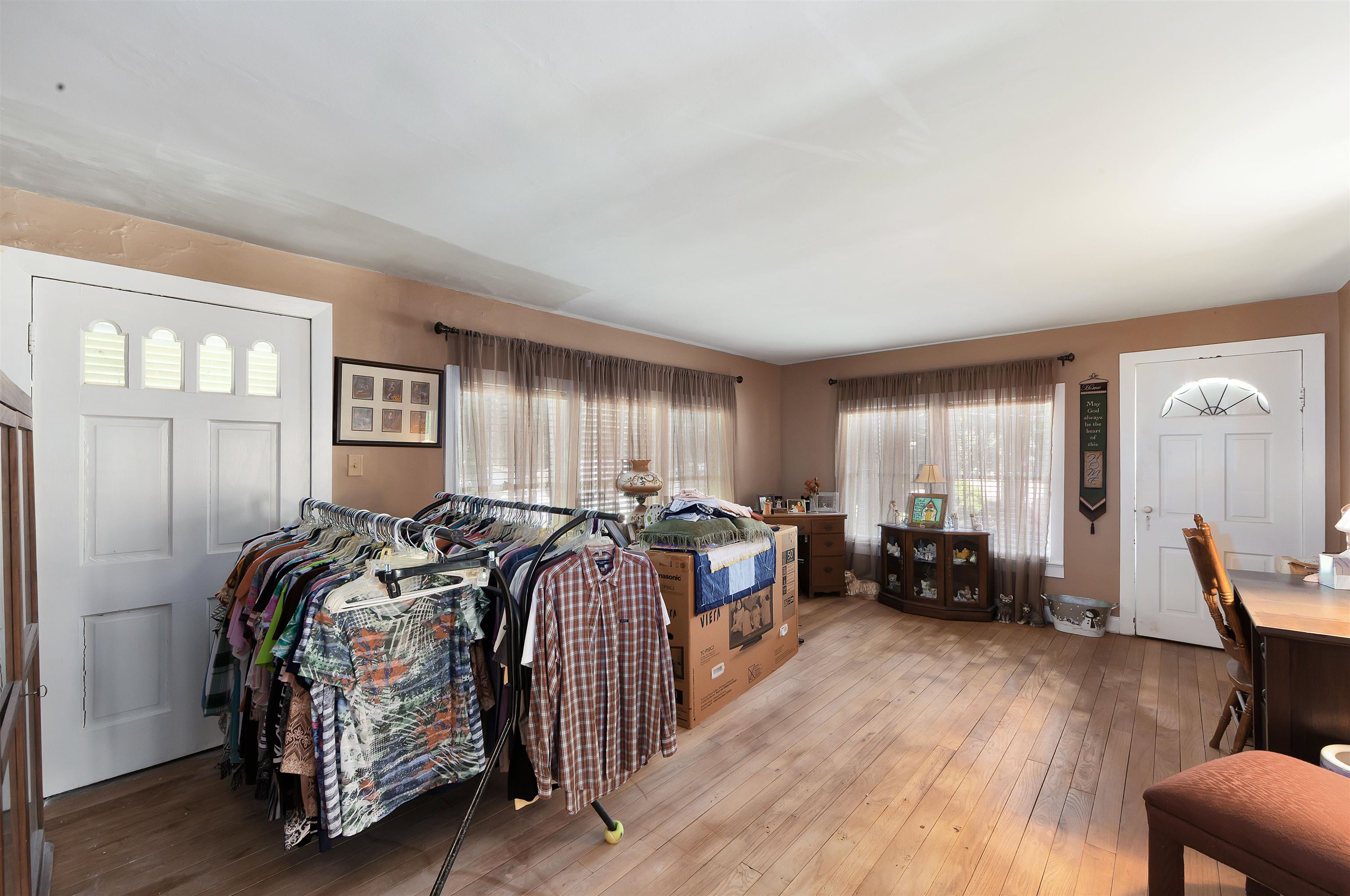 1002 Tucker St Property Photo 6