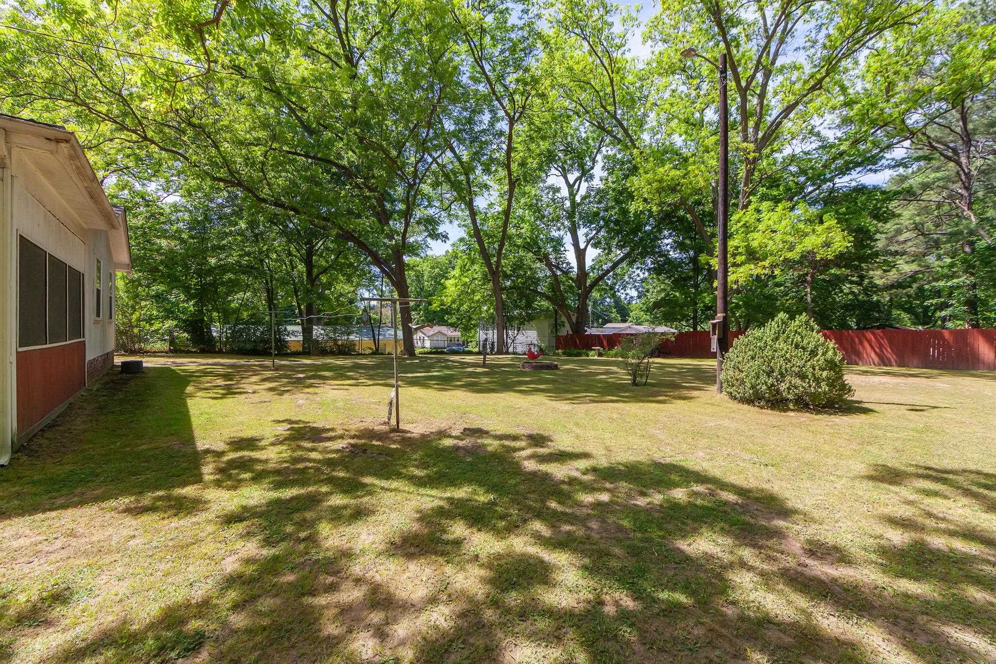 1002 Tucker St Property Photo 25