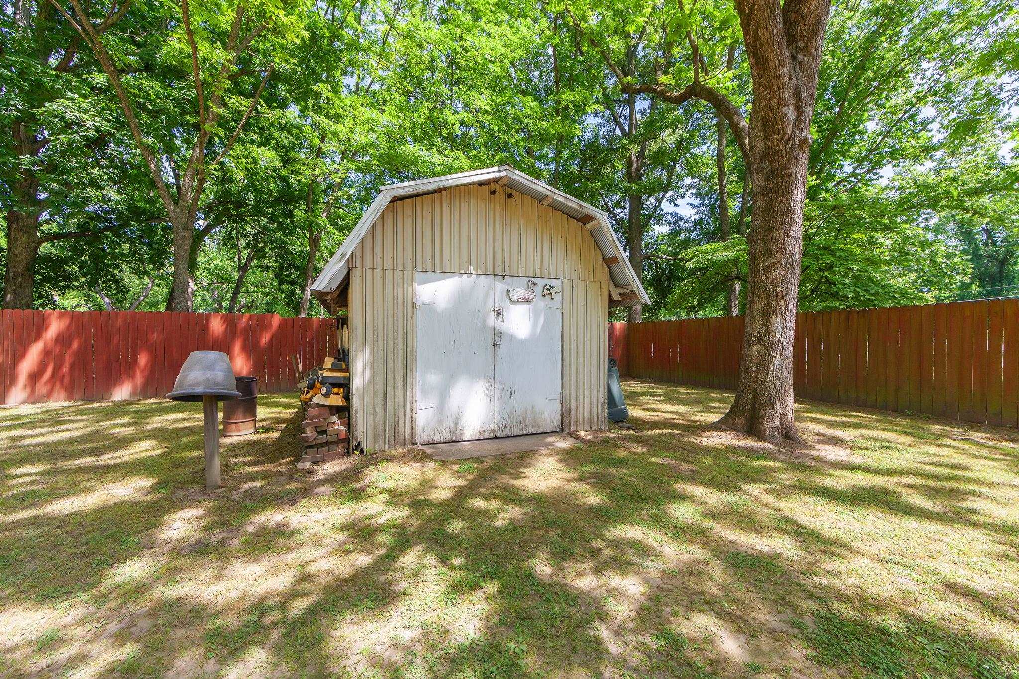 1002 Tucker St Property Photo 26