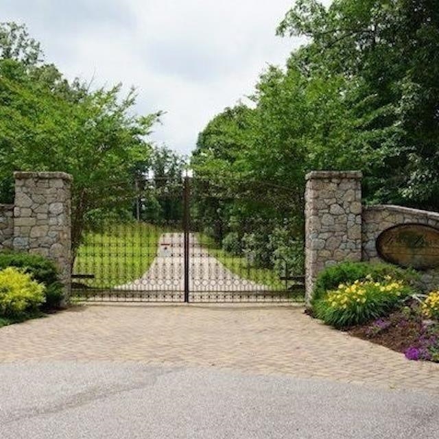 117 Riverbreeze Dr Property Photo 2