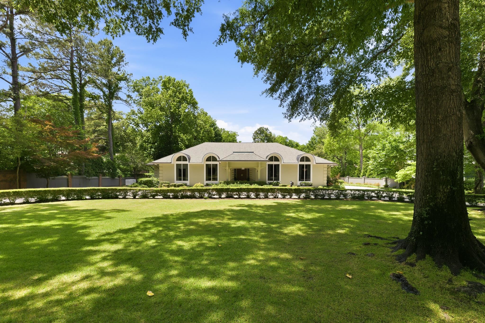 425 Sweetbrier Rd Property Photo 3