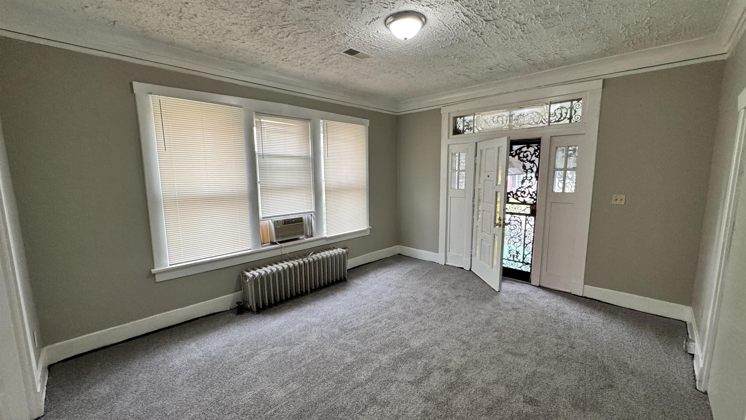1114 Azalia St Property Photo 4
