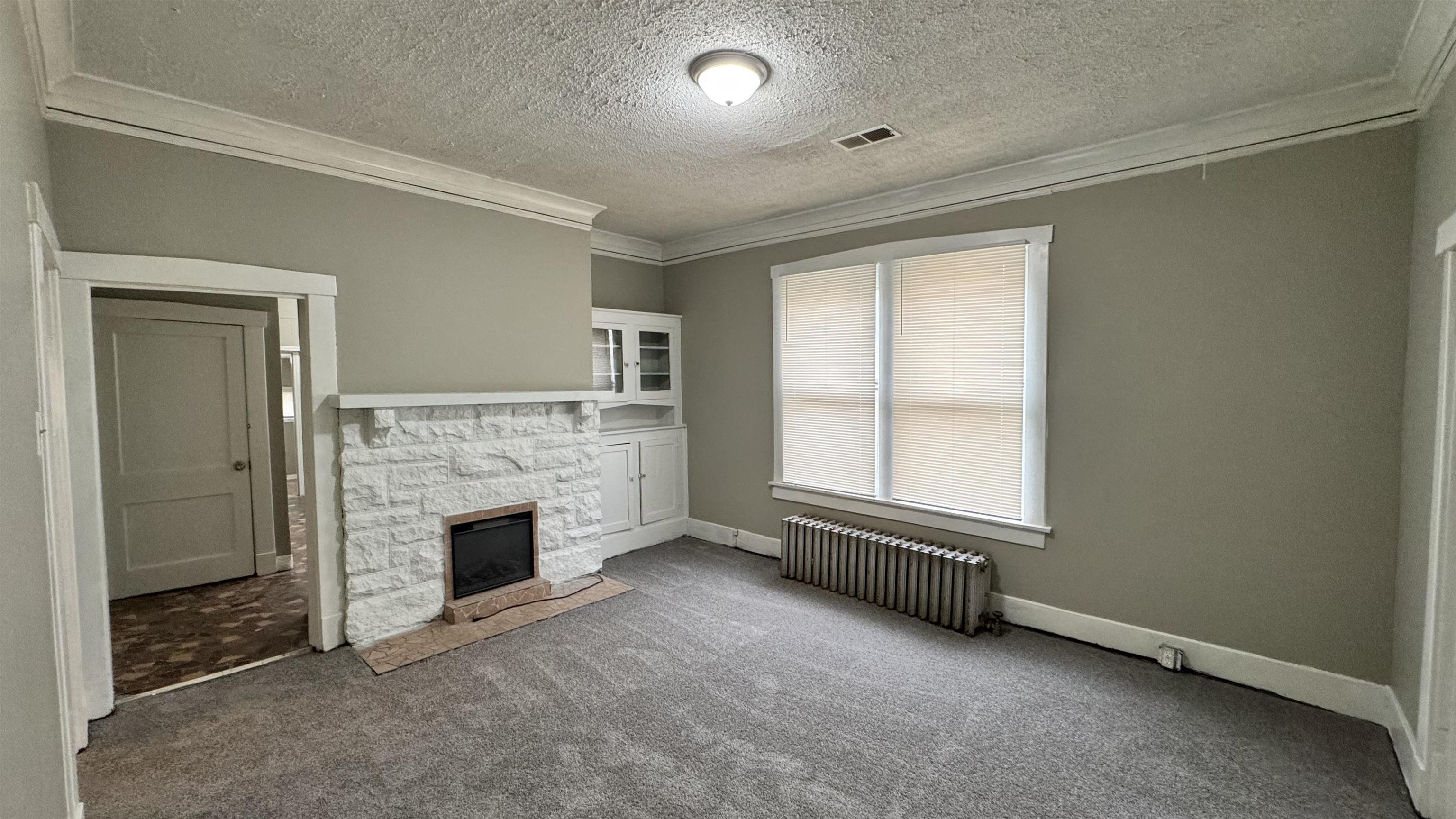 1114 Azalia St Property Photo 6