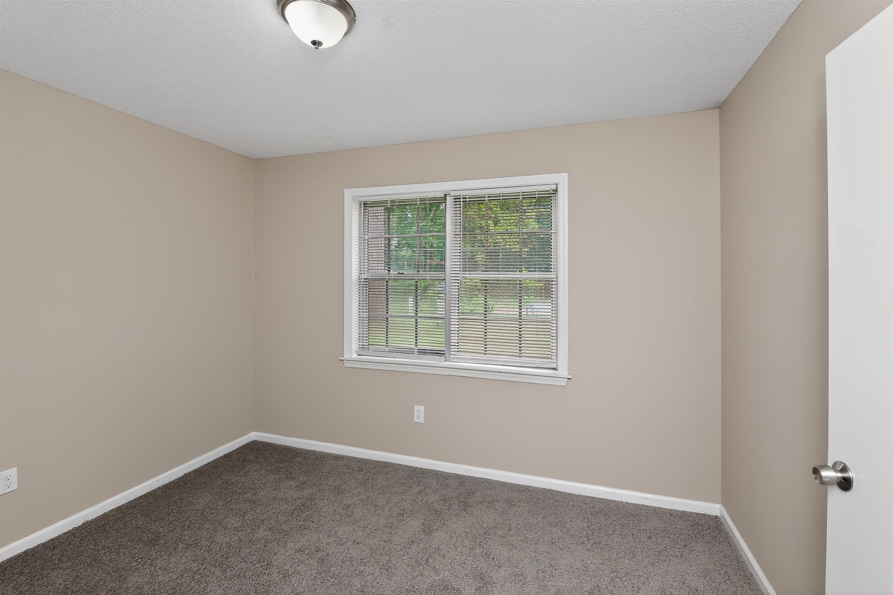 3332 Clearbrook St Property Photo 11