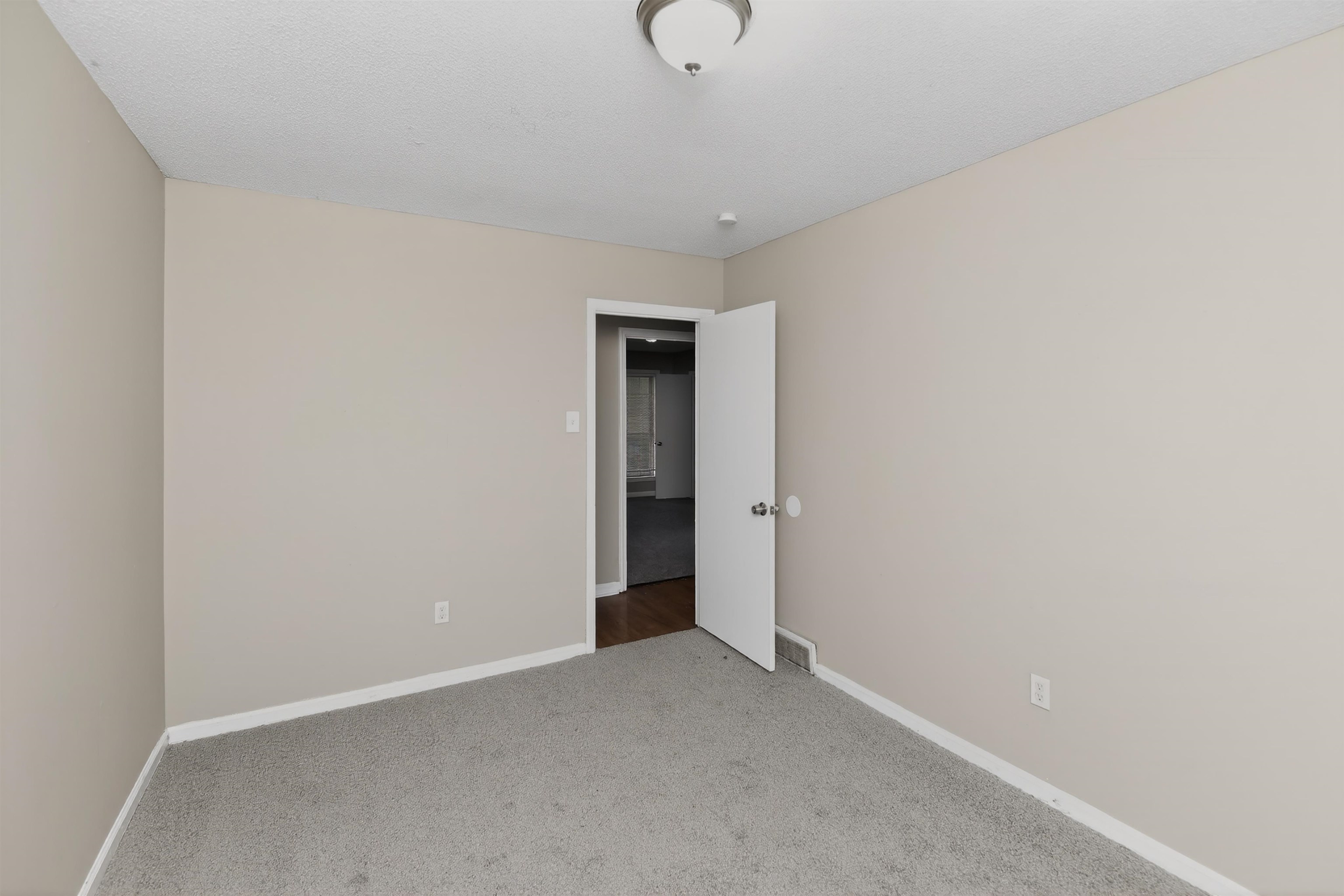 3332 Clearbrook St Property Photo 13