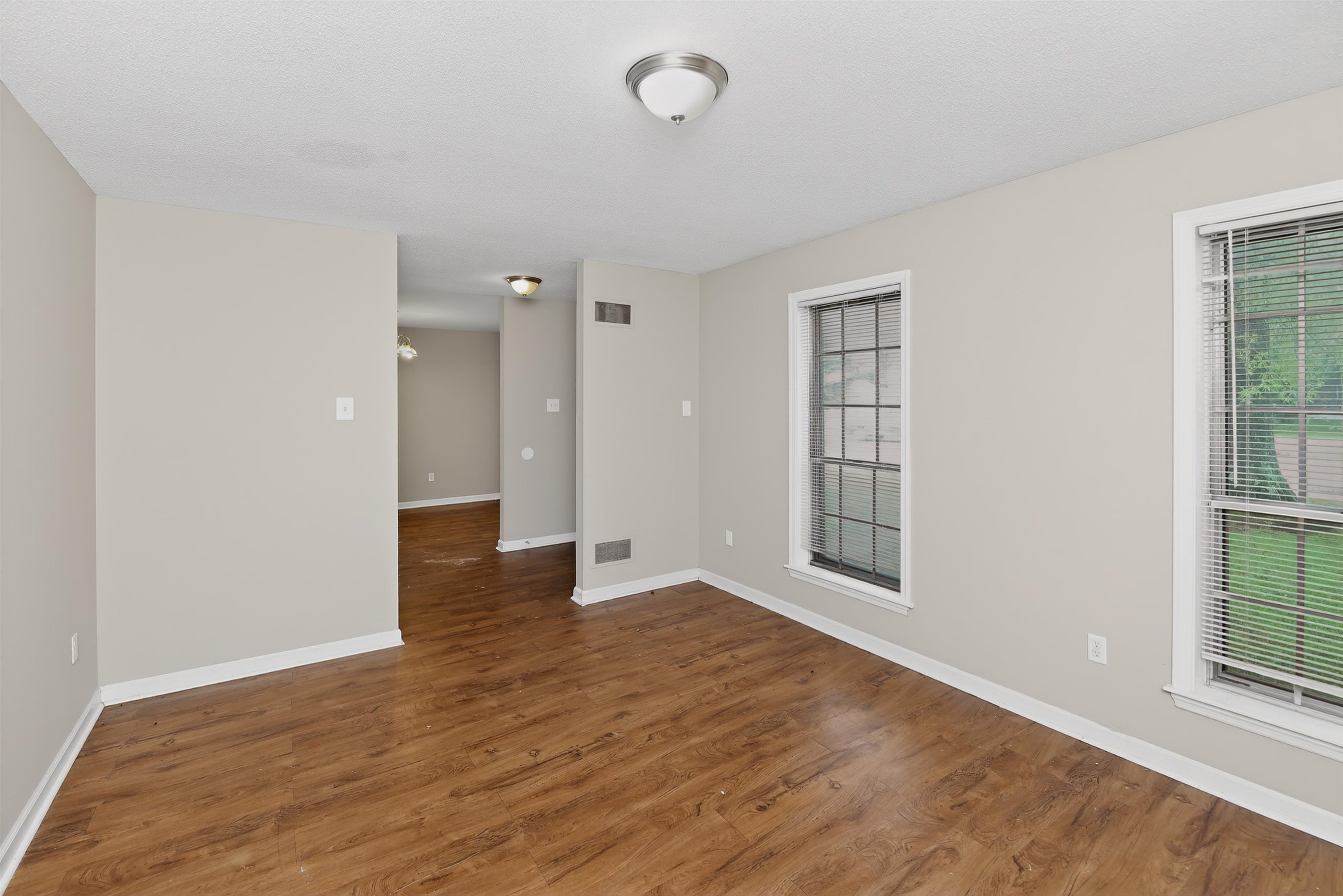 3332 Clearbrook St Property Photo 14