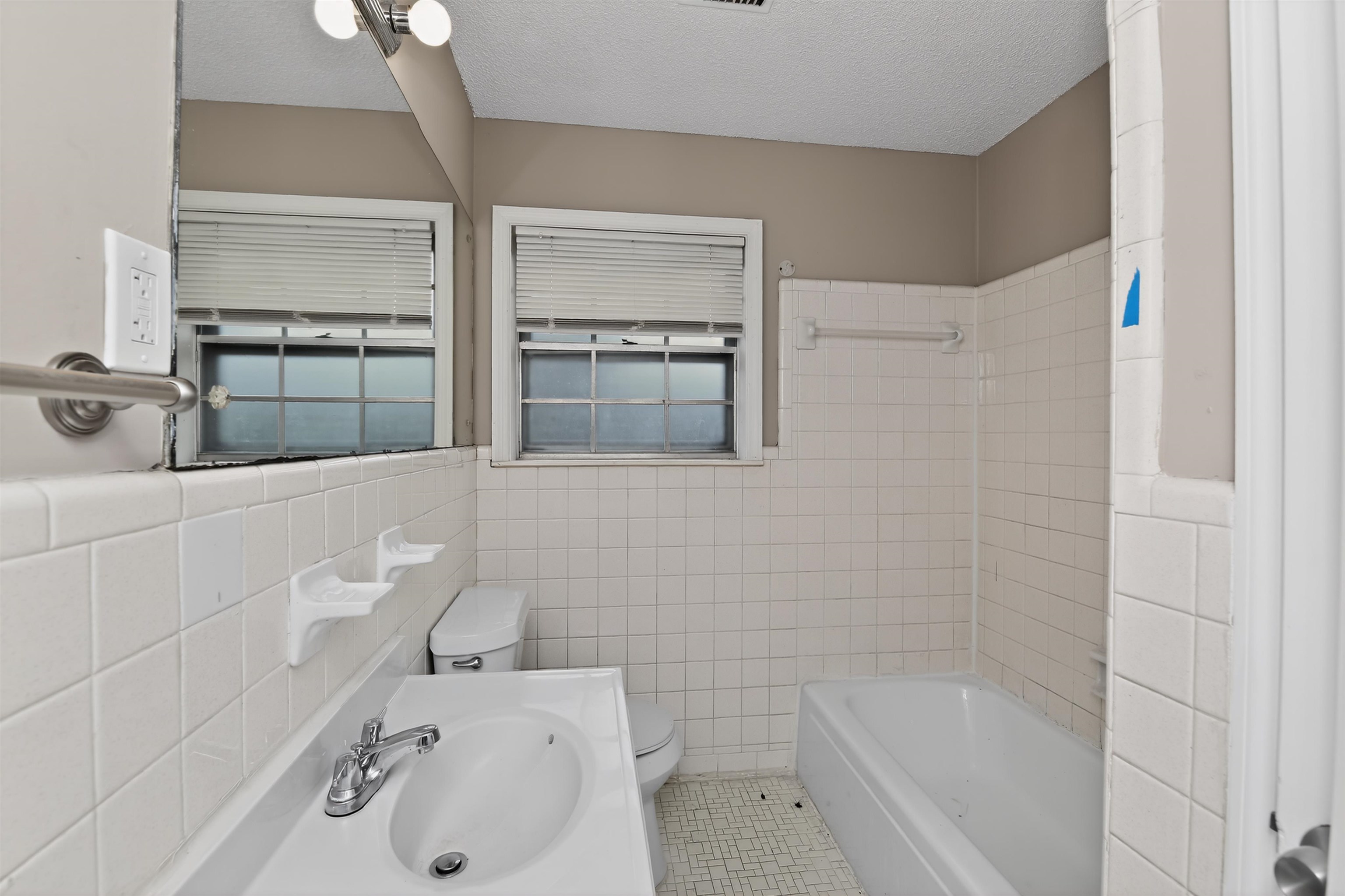 3332 Clearbrook St Property Photo 20