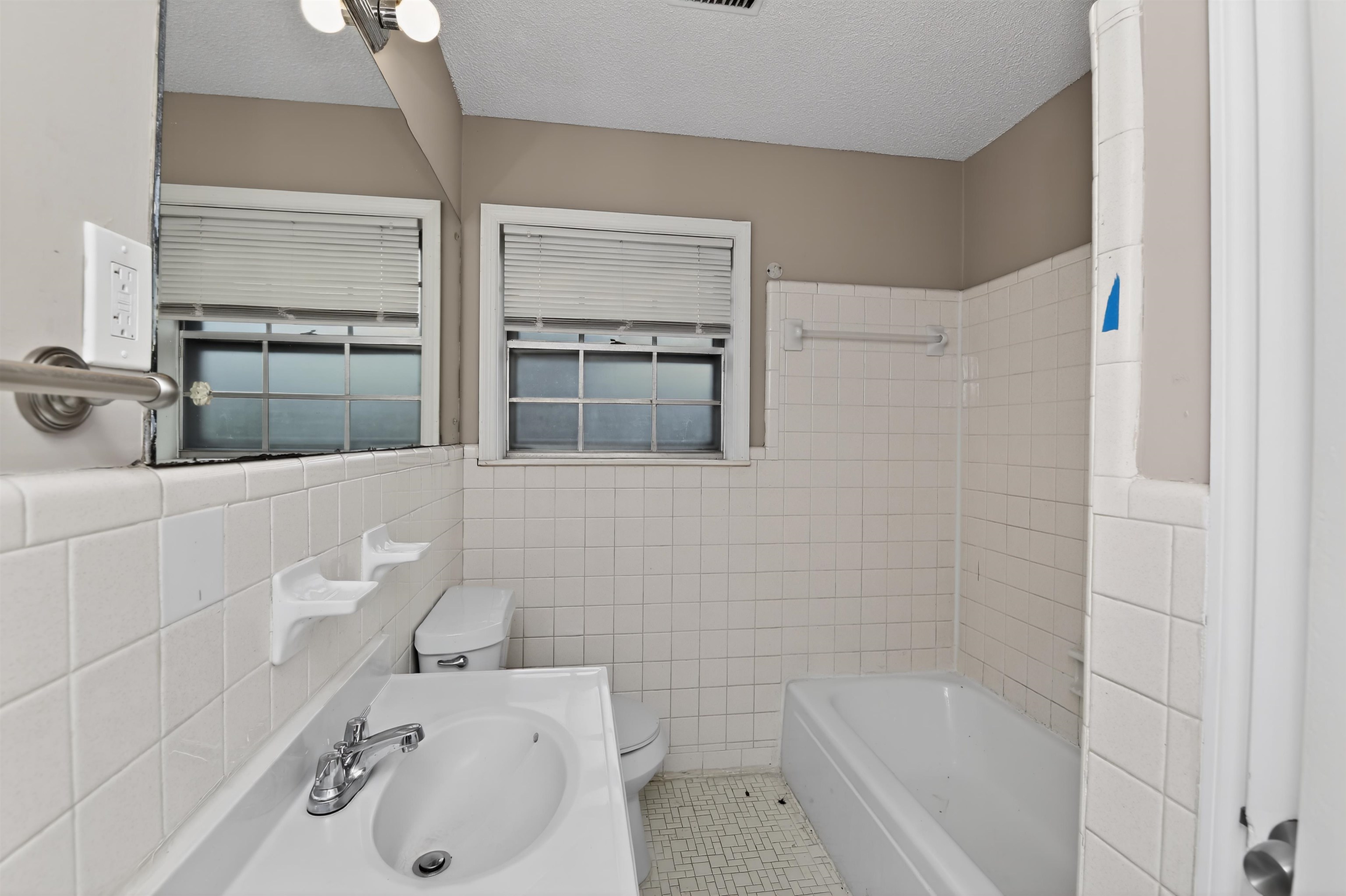3332 Clearbrook St Property Photo 21