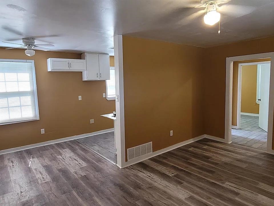 2344 Warren St Property Photo 3