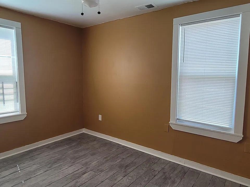 2344 Warren St Property Photo 6
