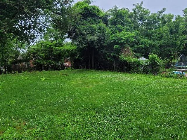 2344 Warren St Property Photo 9