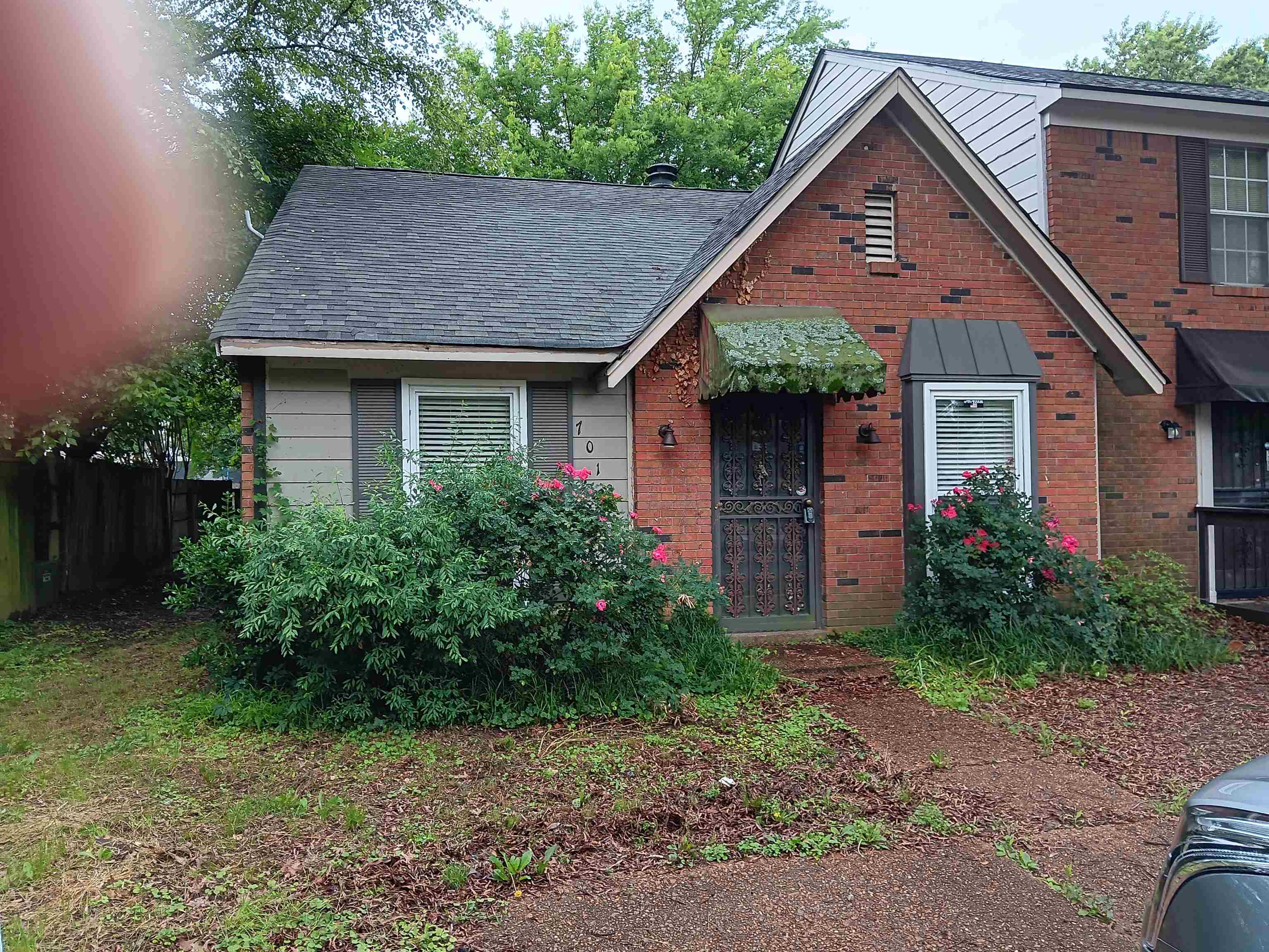 7013 CRESTRIDGE RD Property Photo 1