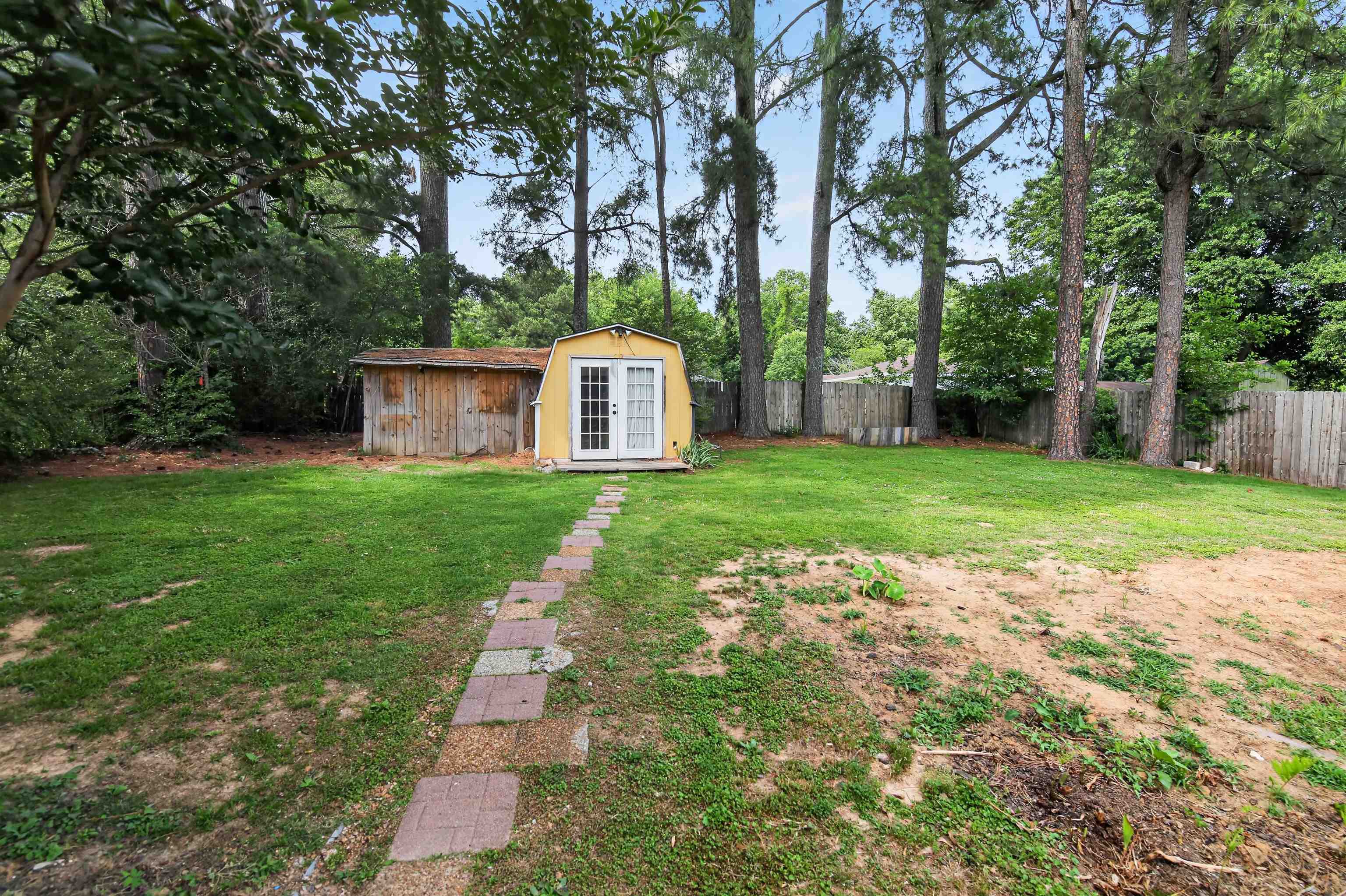 4246 Hallview Dr Property Photo 5