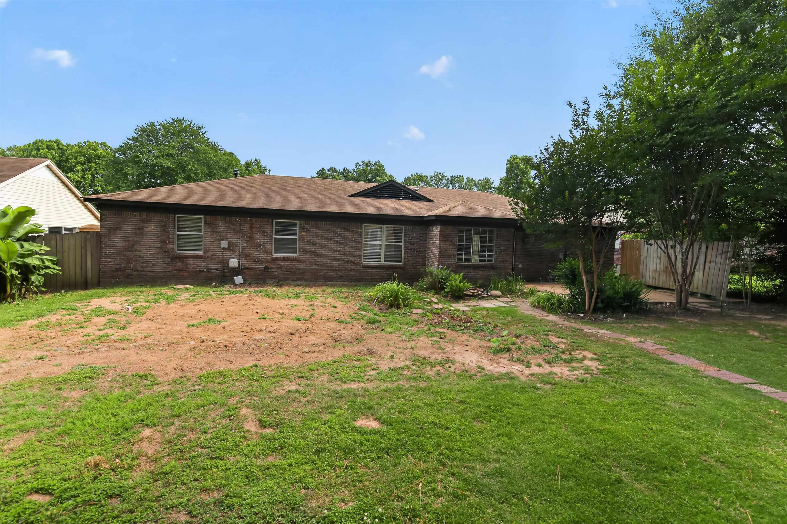 4246 Hallview Dr Property Photo 8