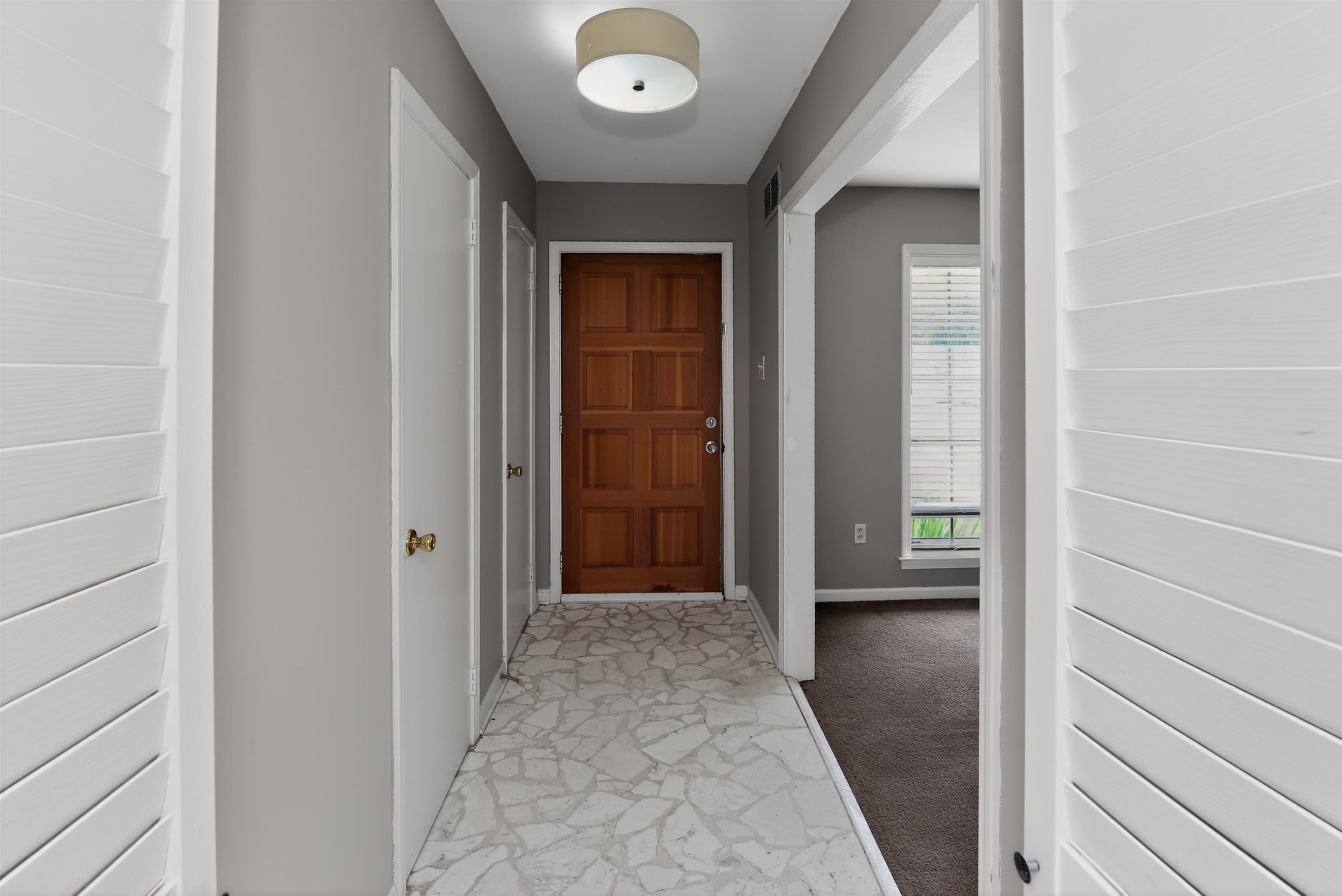 4246 Hallview Dr Property Photo 10