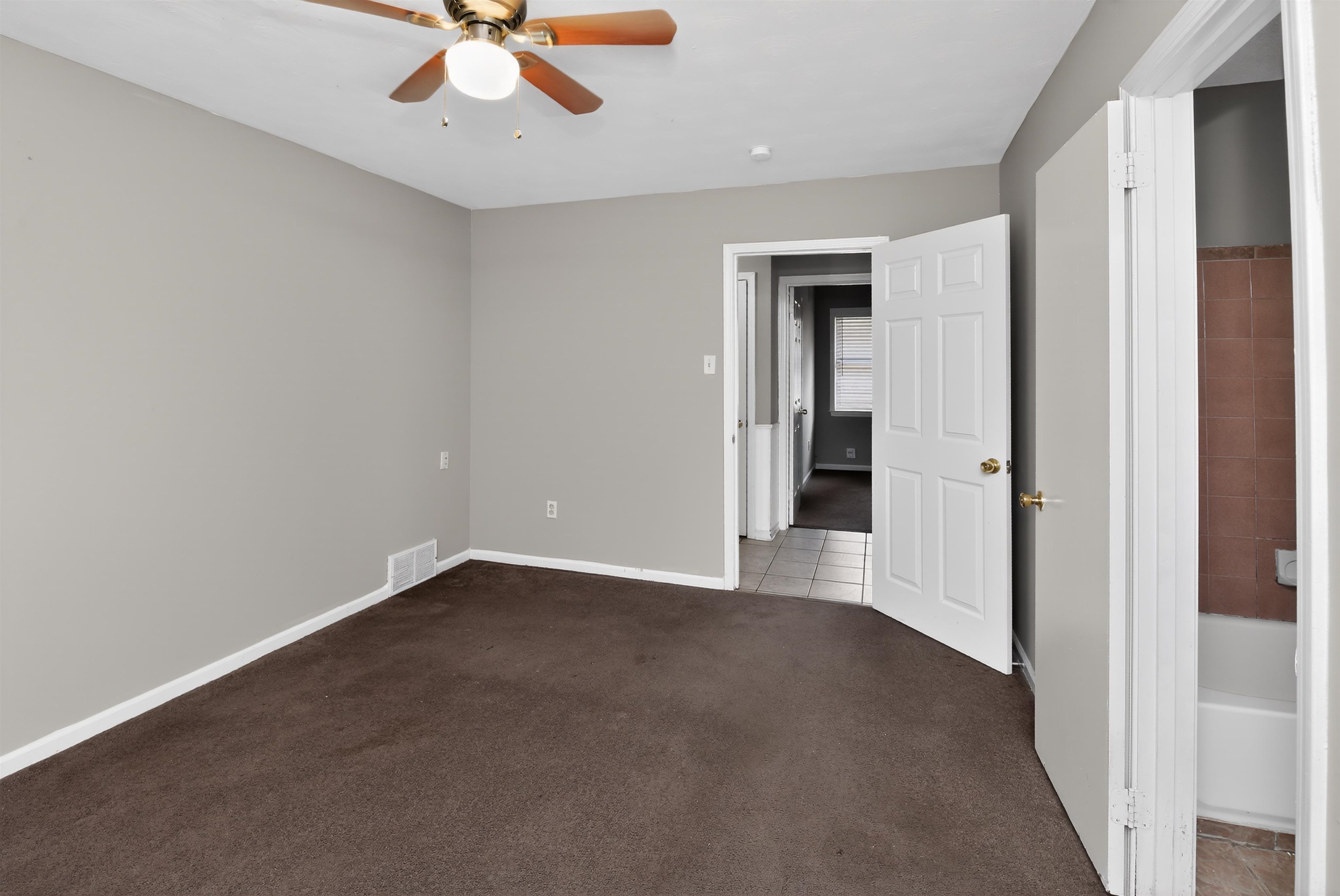 4246 Hallview Dr Property Photo 24
