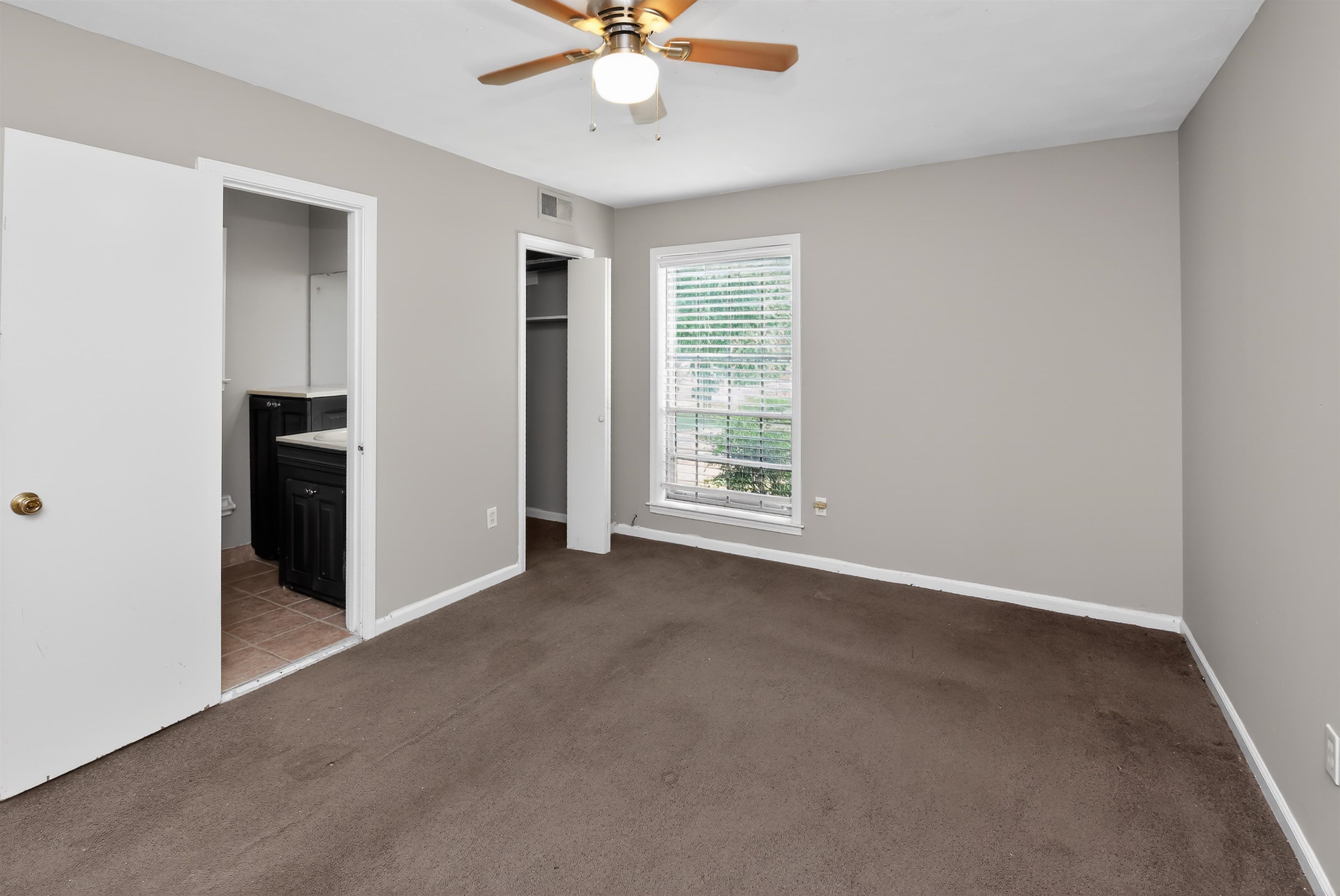 4246 Hallview Dr Property Photo 27