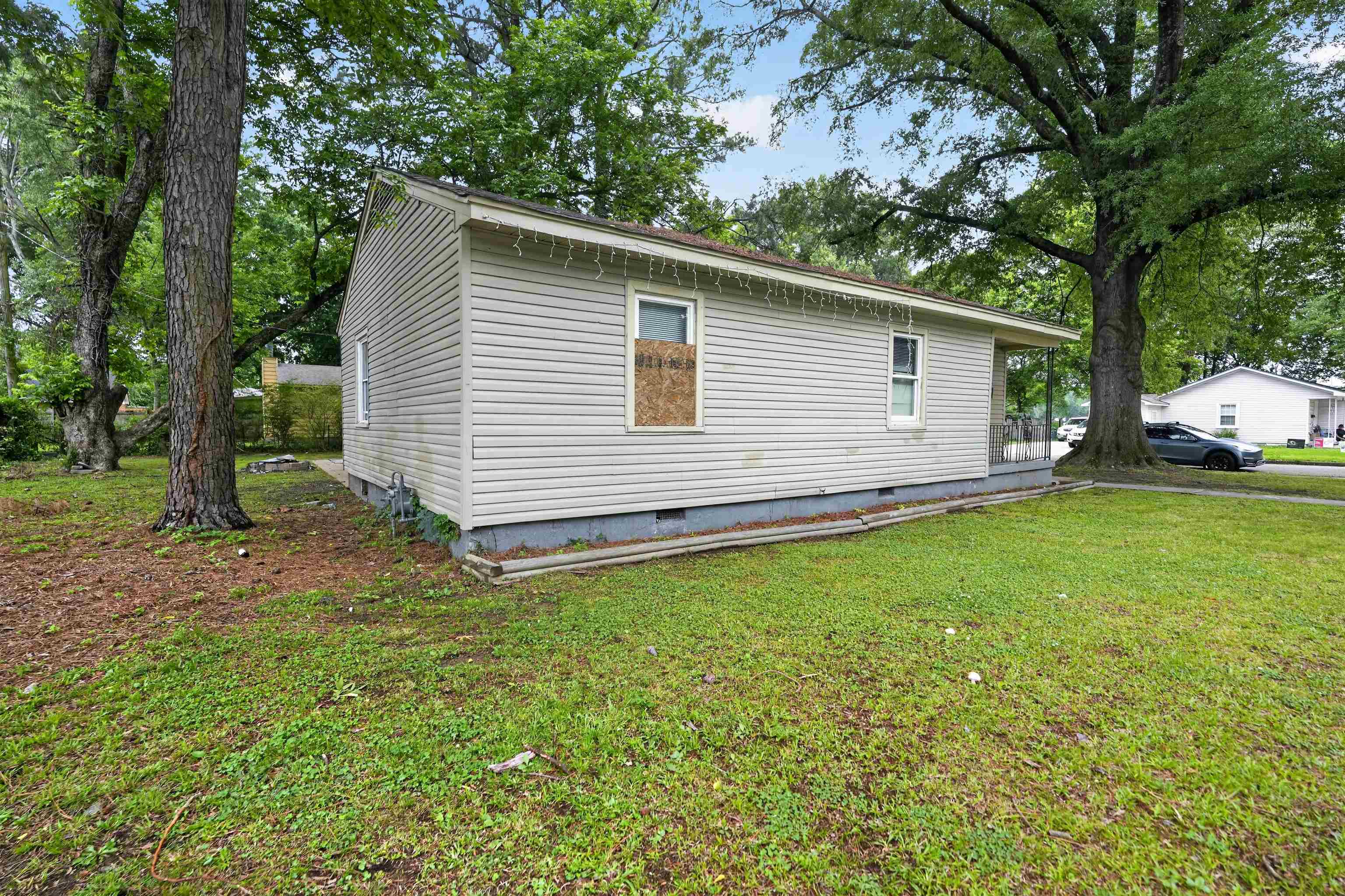949 Sumter St Property Photo 2