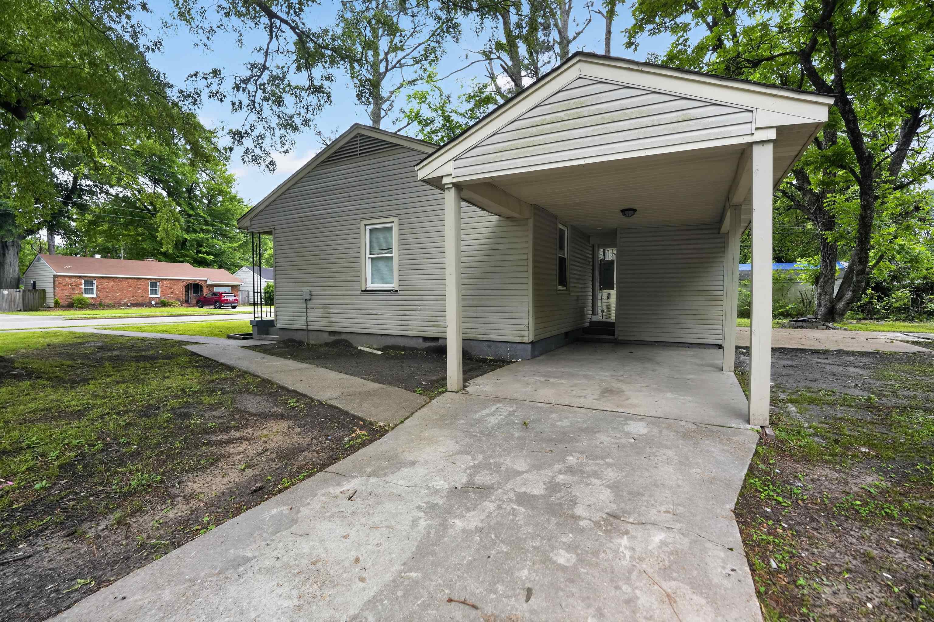 949 Sumter St Property Photo 4
