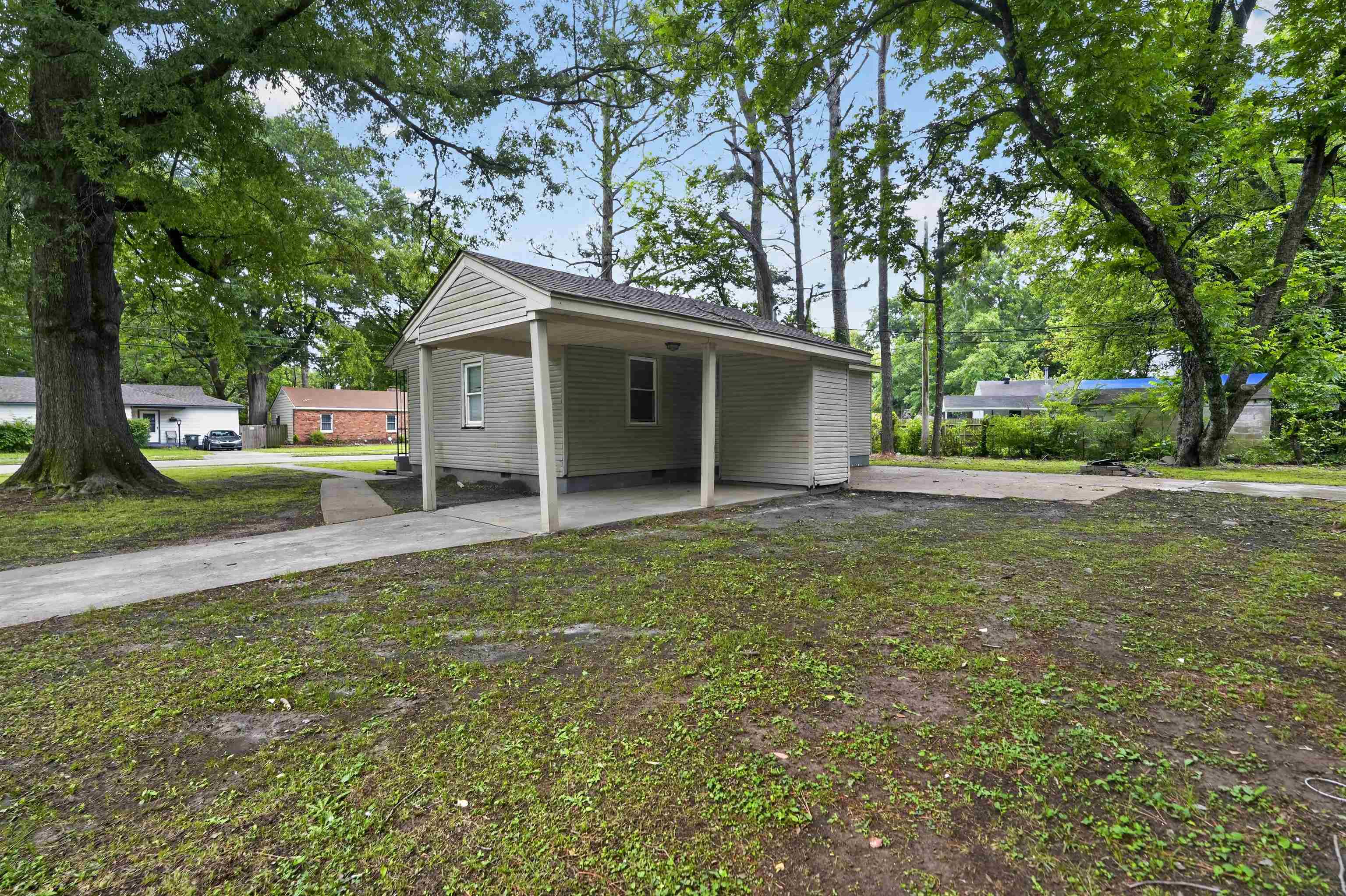949 Sumter St Property Photo 9