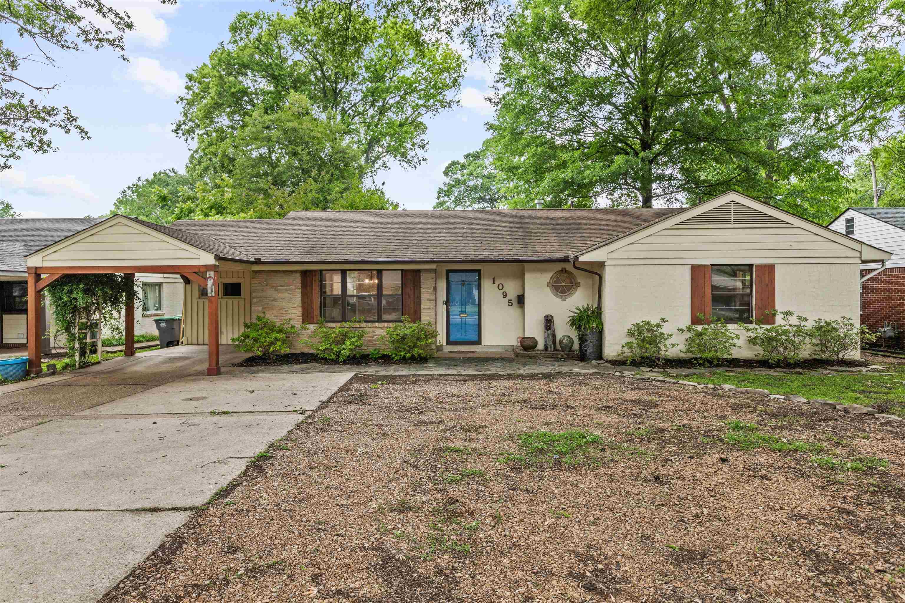 1095 S Perkins Rd Property Photo 1