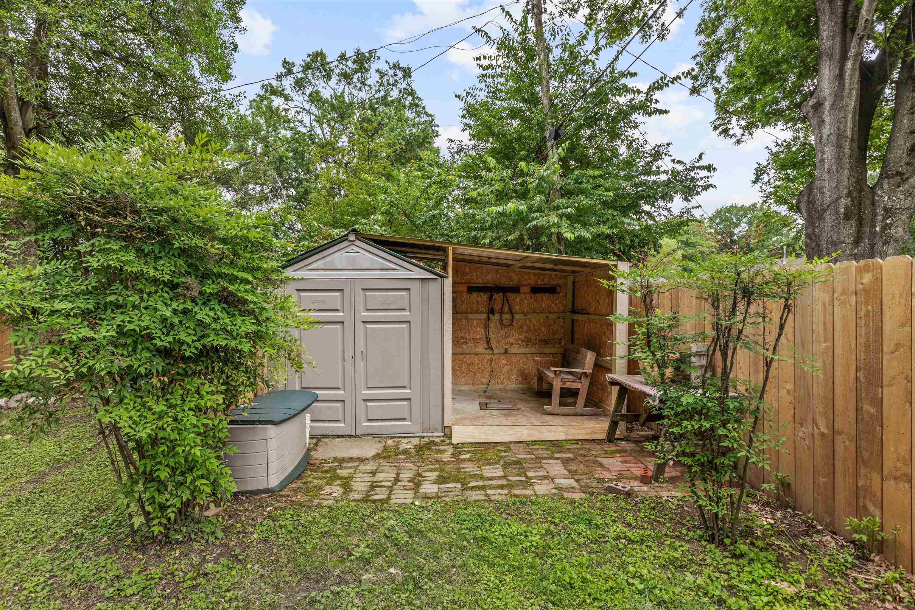 1095 S Perkins Rd Property Photo 6