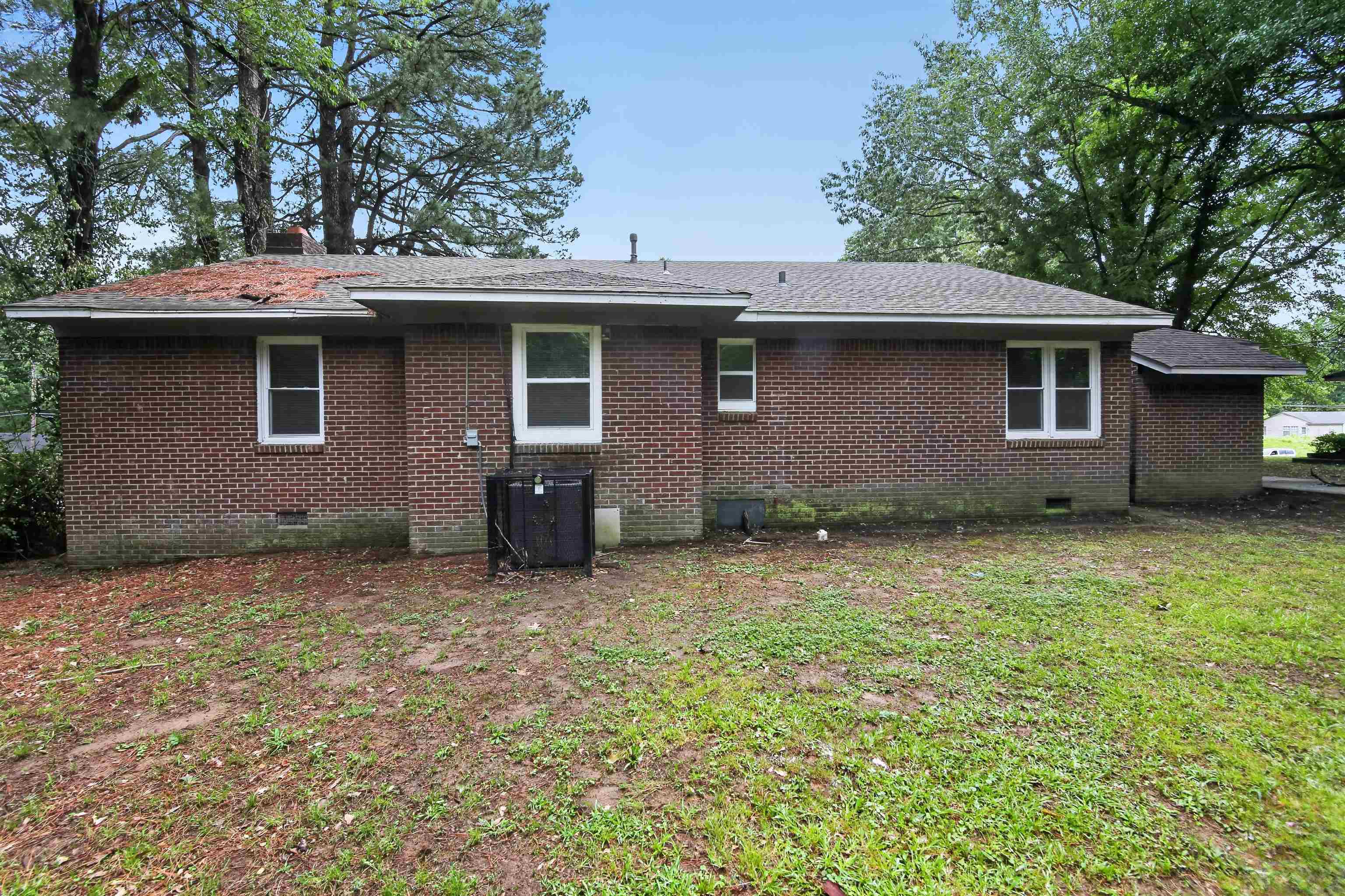 318 E Raines Rd Property Photo 2
