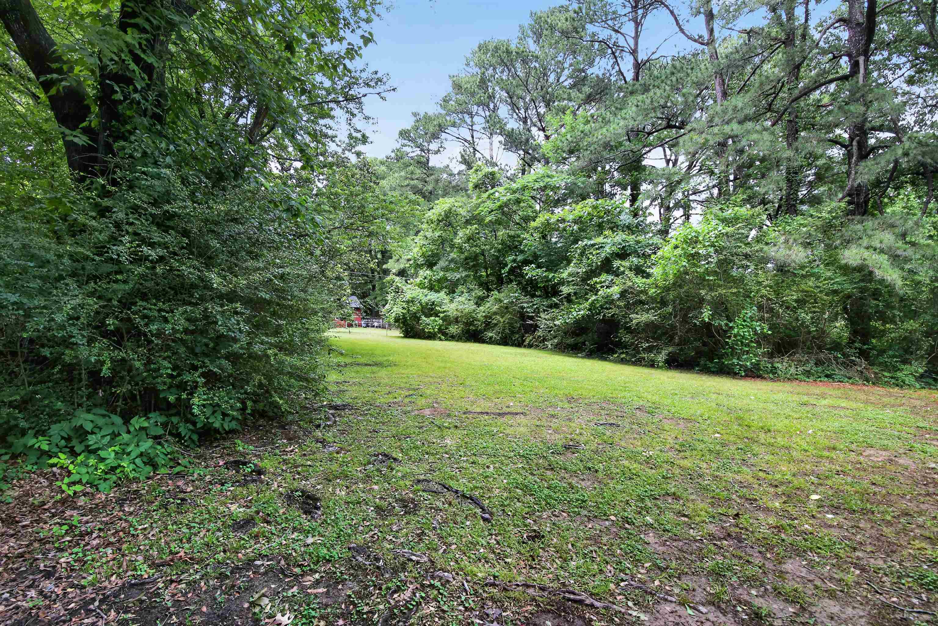 318 E Raines Rd Property Photo 4