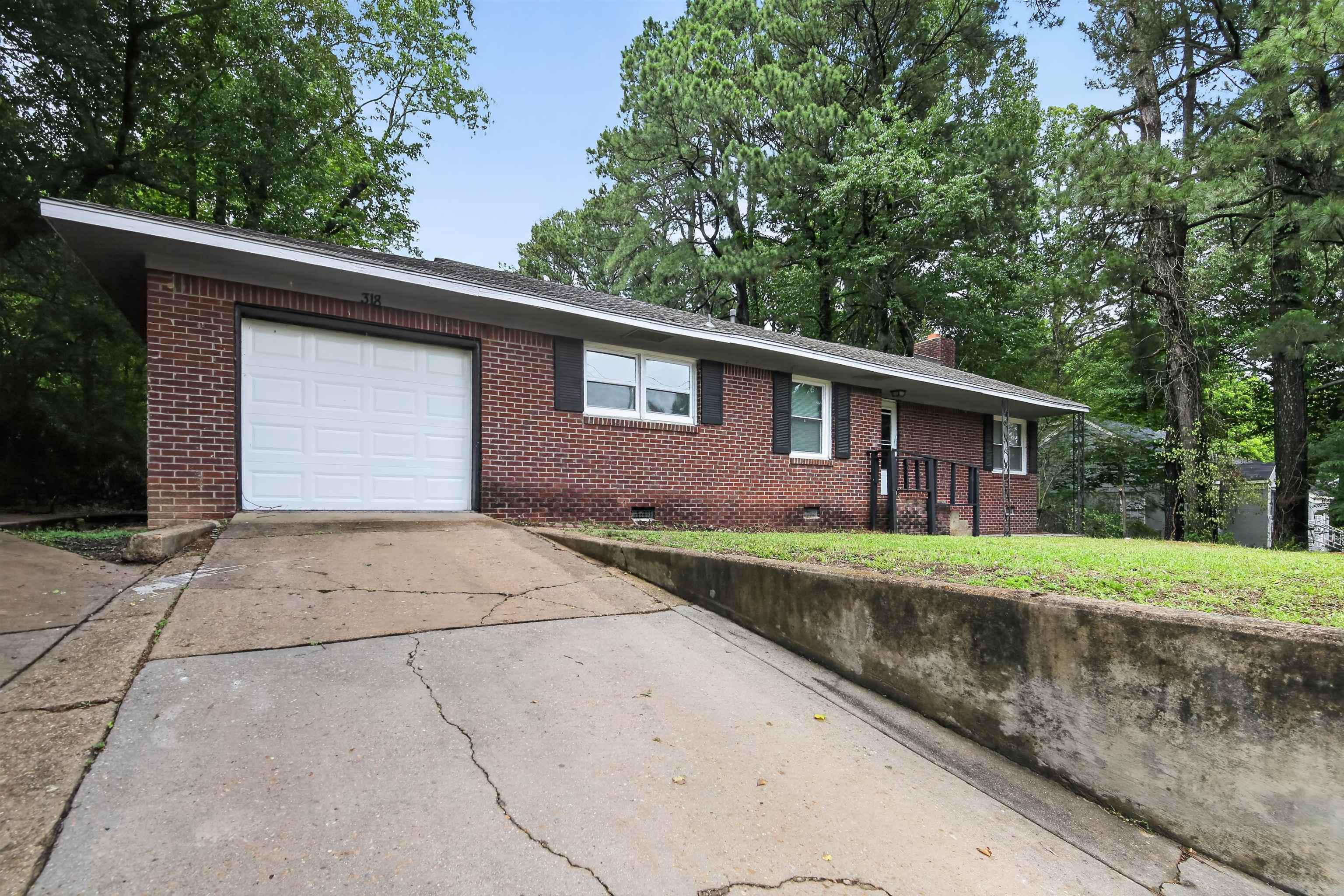 318 E Raines Rd Property Photo 5