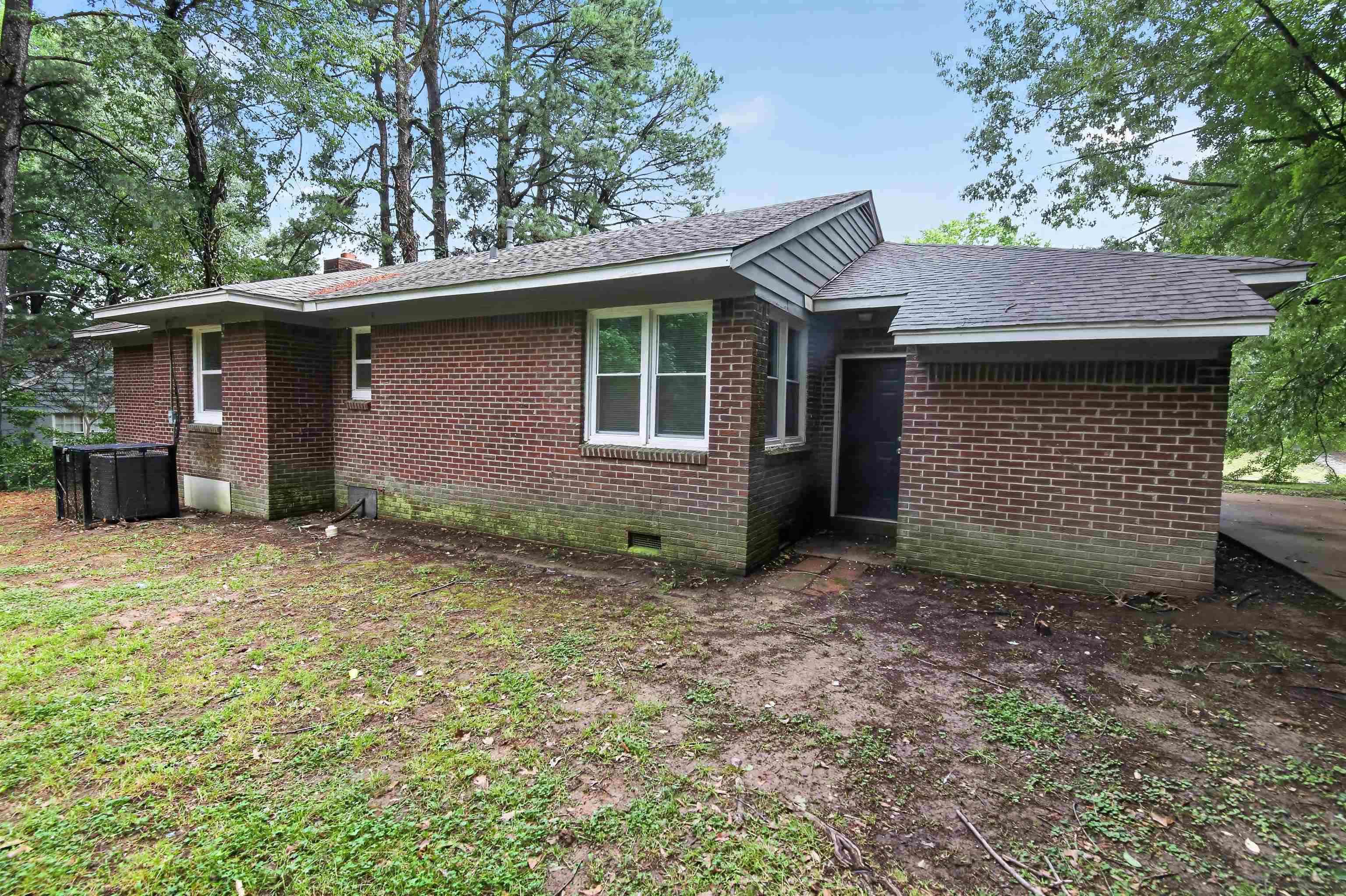 318 E Raines Rd Property Photo 6