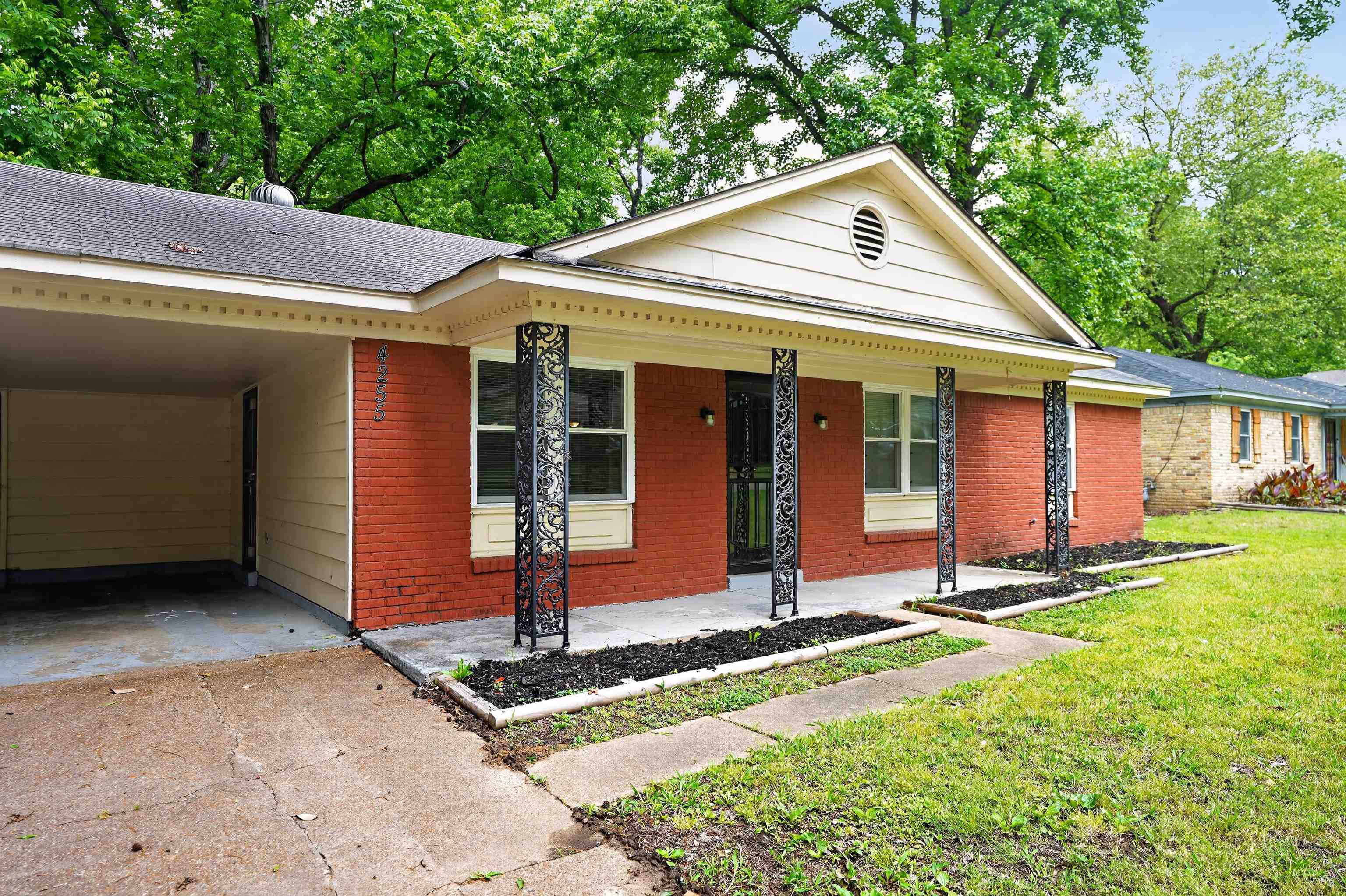 4255 EMERSON CV Property Photo 1