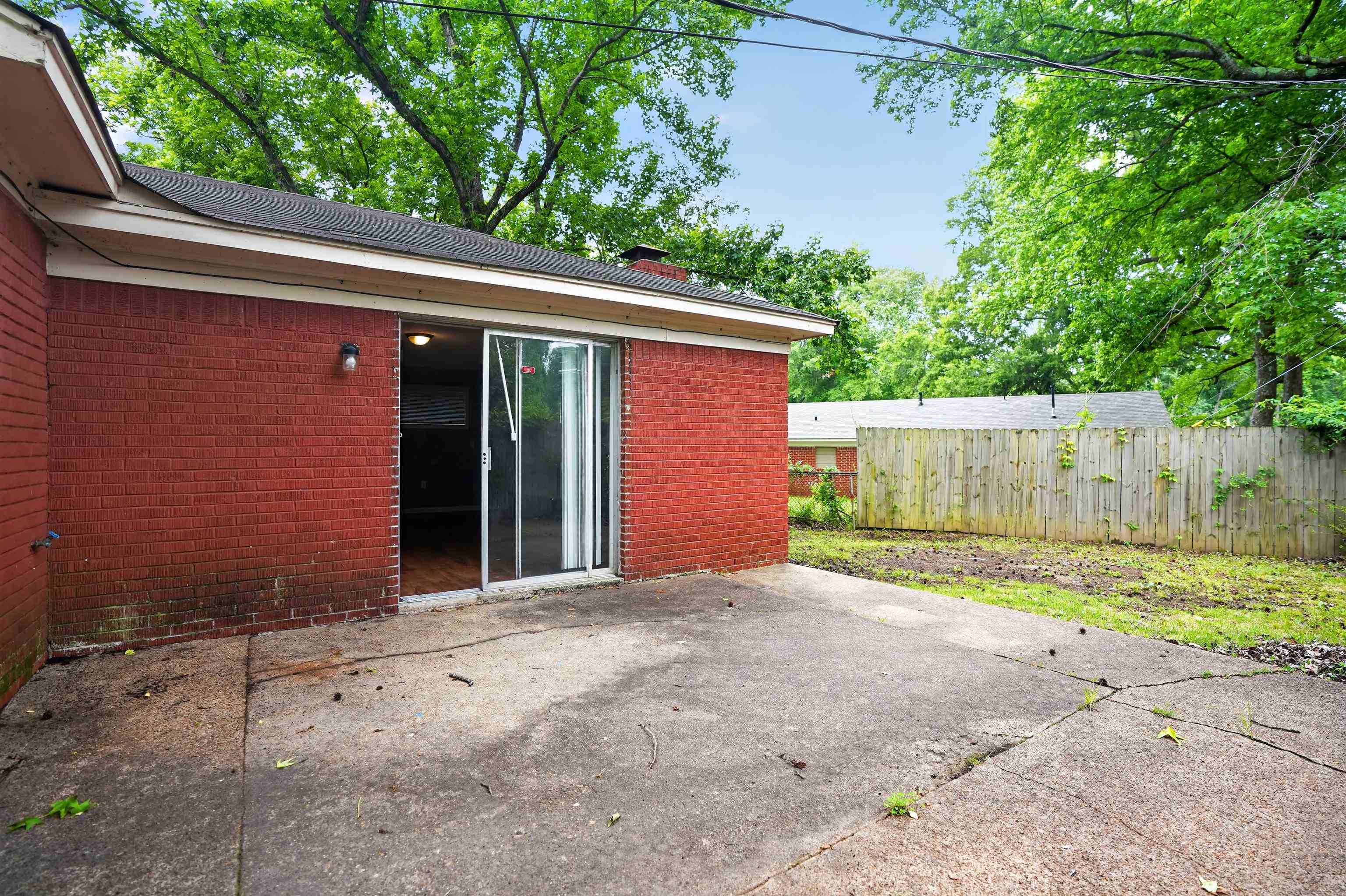 4255 Emerson Cv Property Photo 5