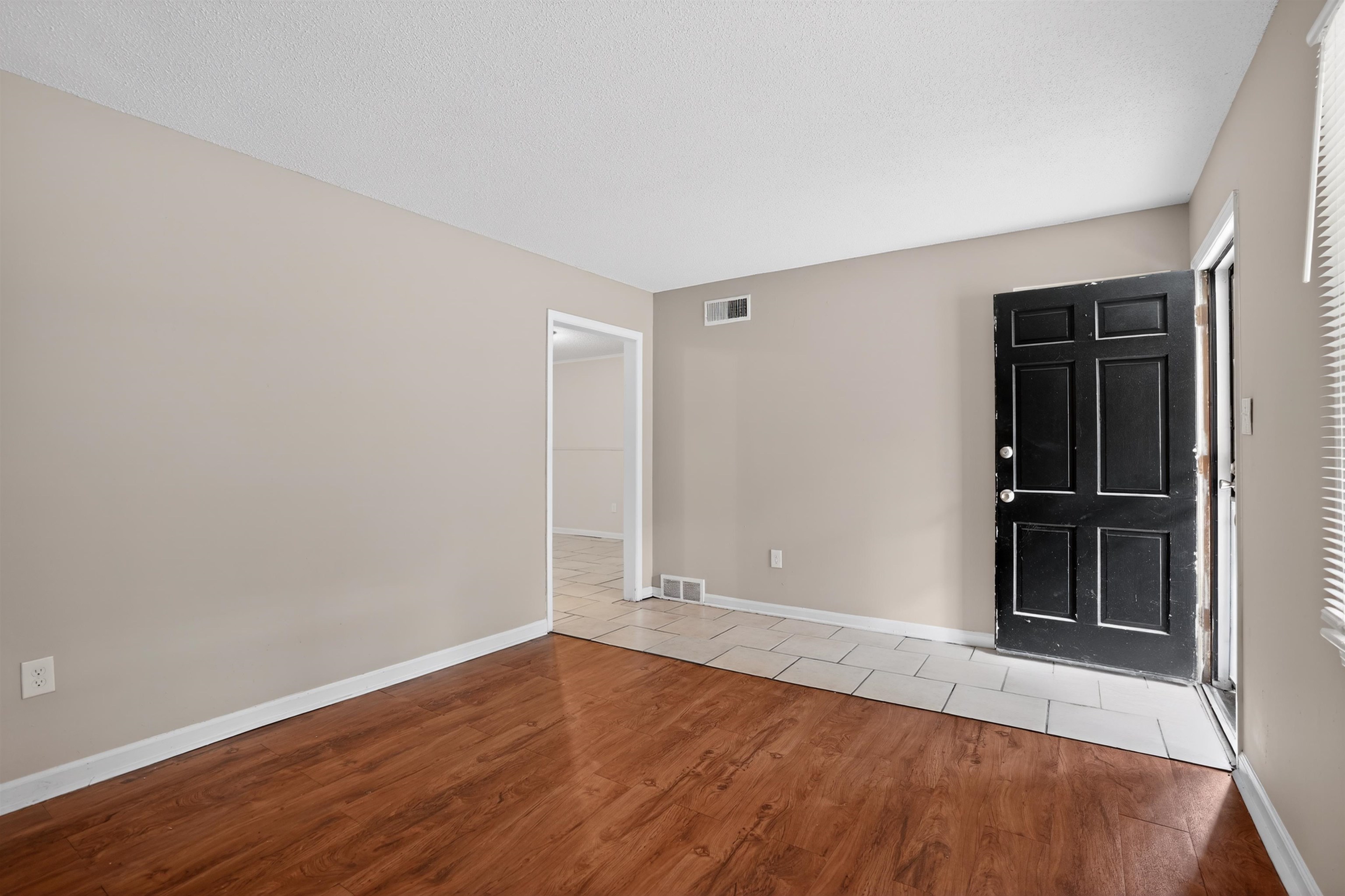 4255 Emerson Cv Property Photo 13