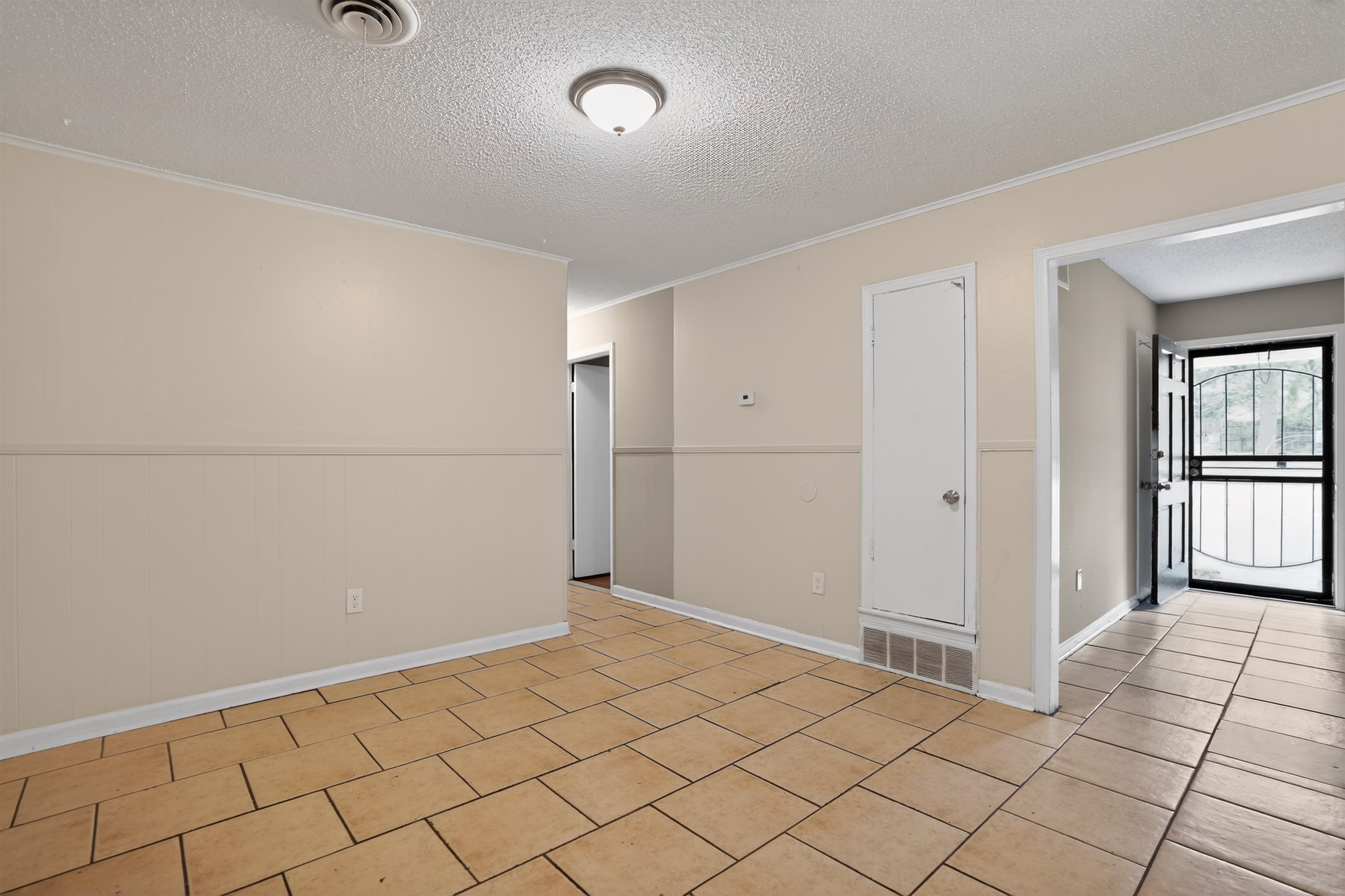 4255 Emerson Cv Property Photo 18