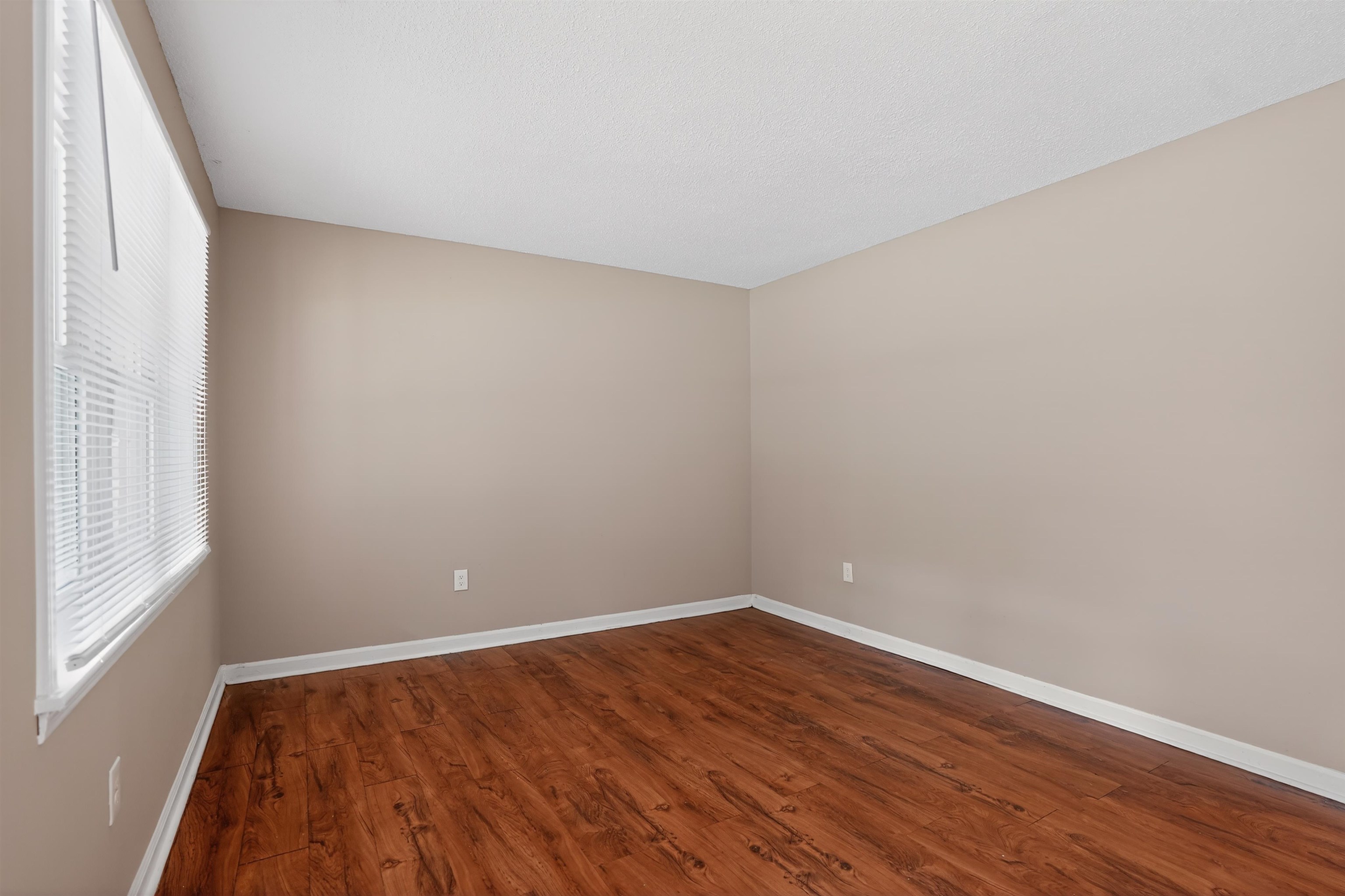 4255 Emerson Cv Property Photo 19