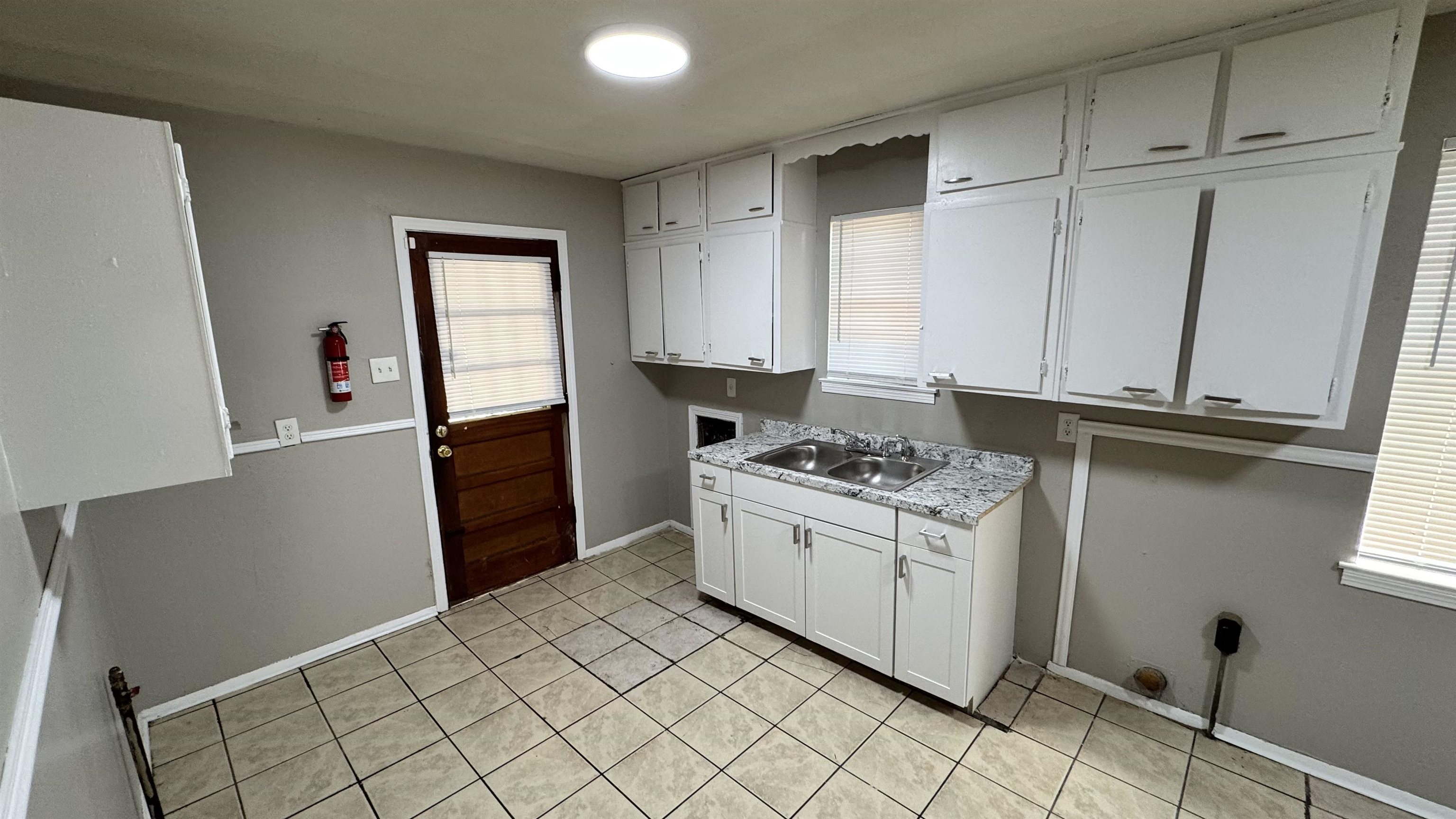 3056 Arrendale St Property Photo 6