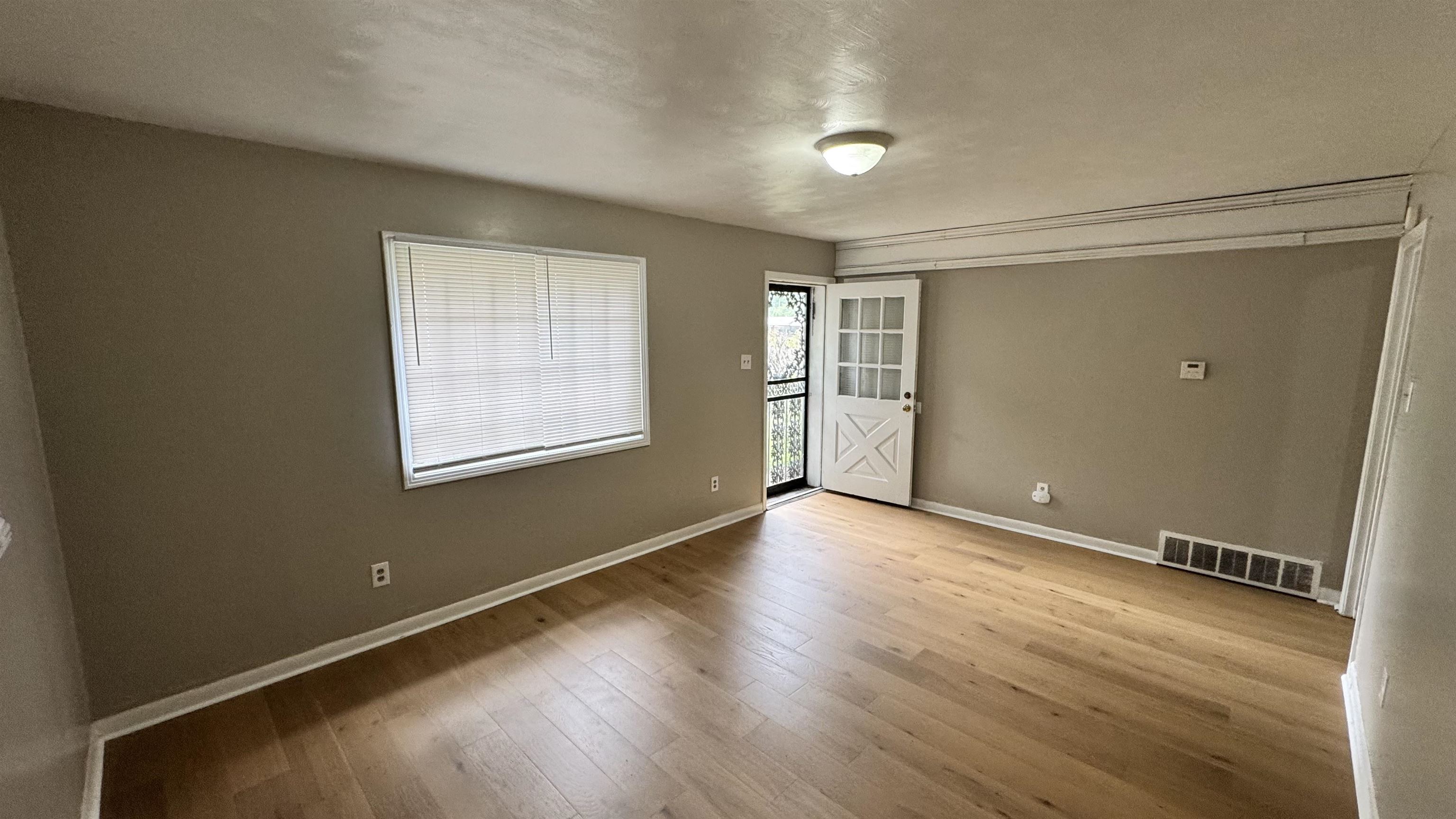 4748 Scottsdale Ave Property Photo 3