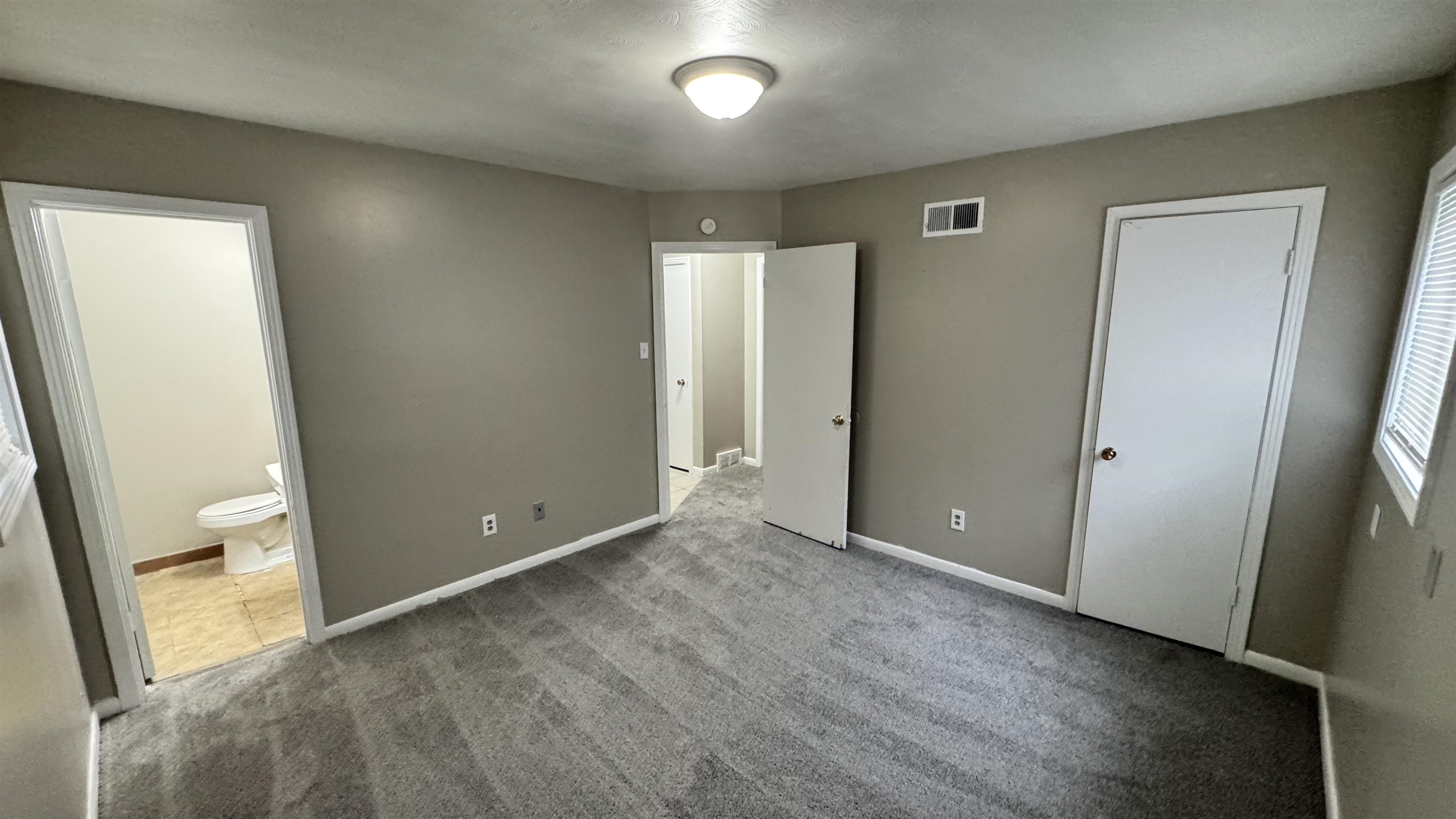 4748 Scottsdale Ave Property Photo 9