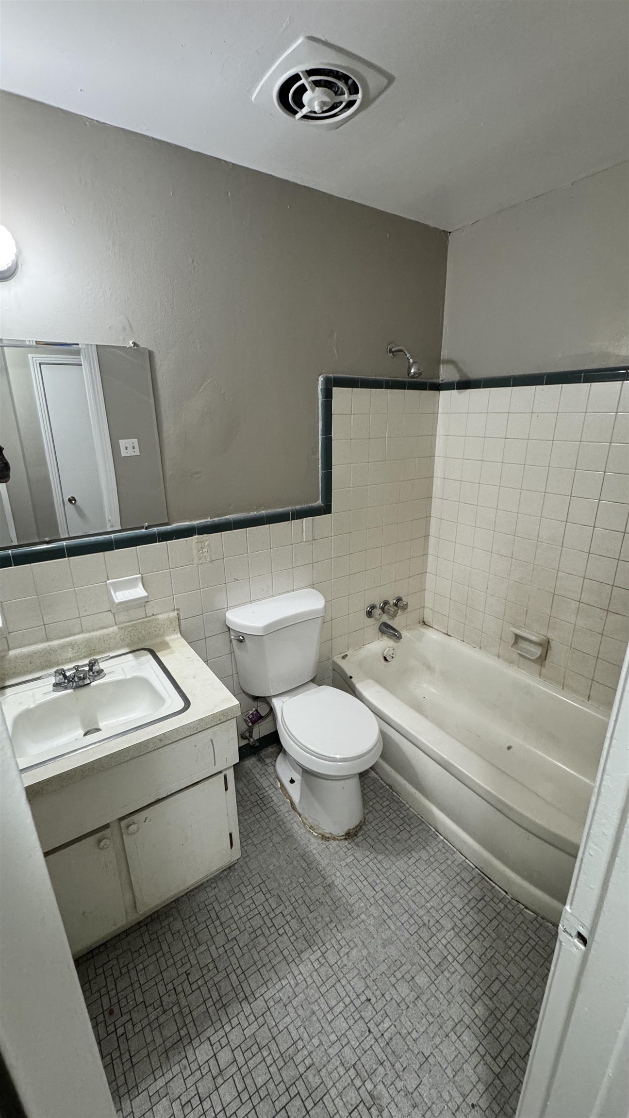 4748 Scottsdale Ave Property Photo 13